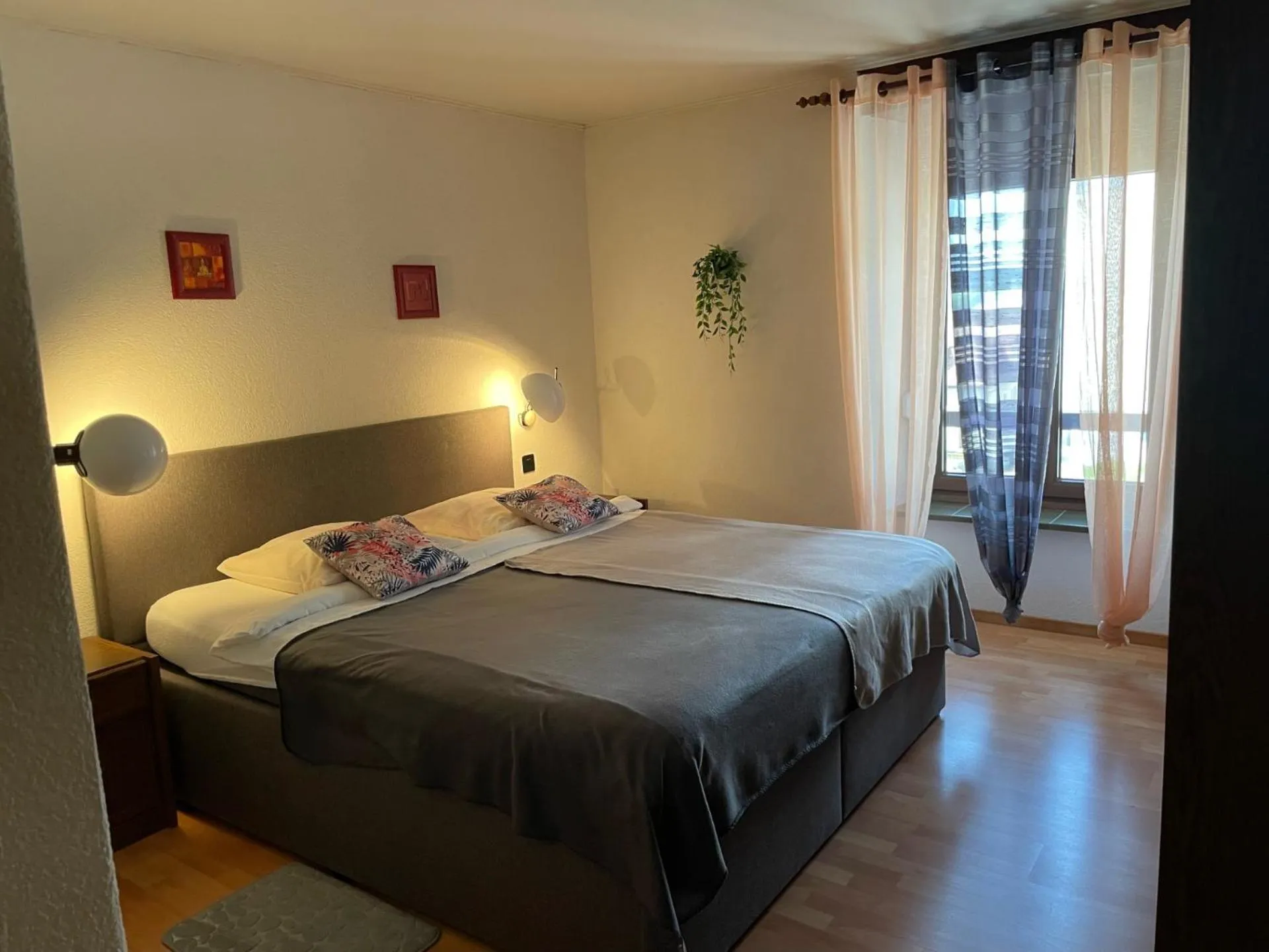 Bed in Hôtel La Fontaine