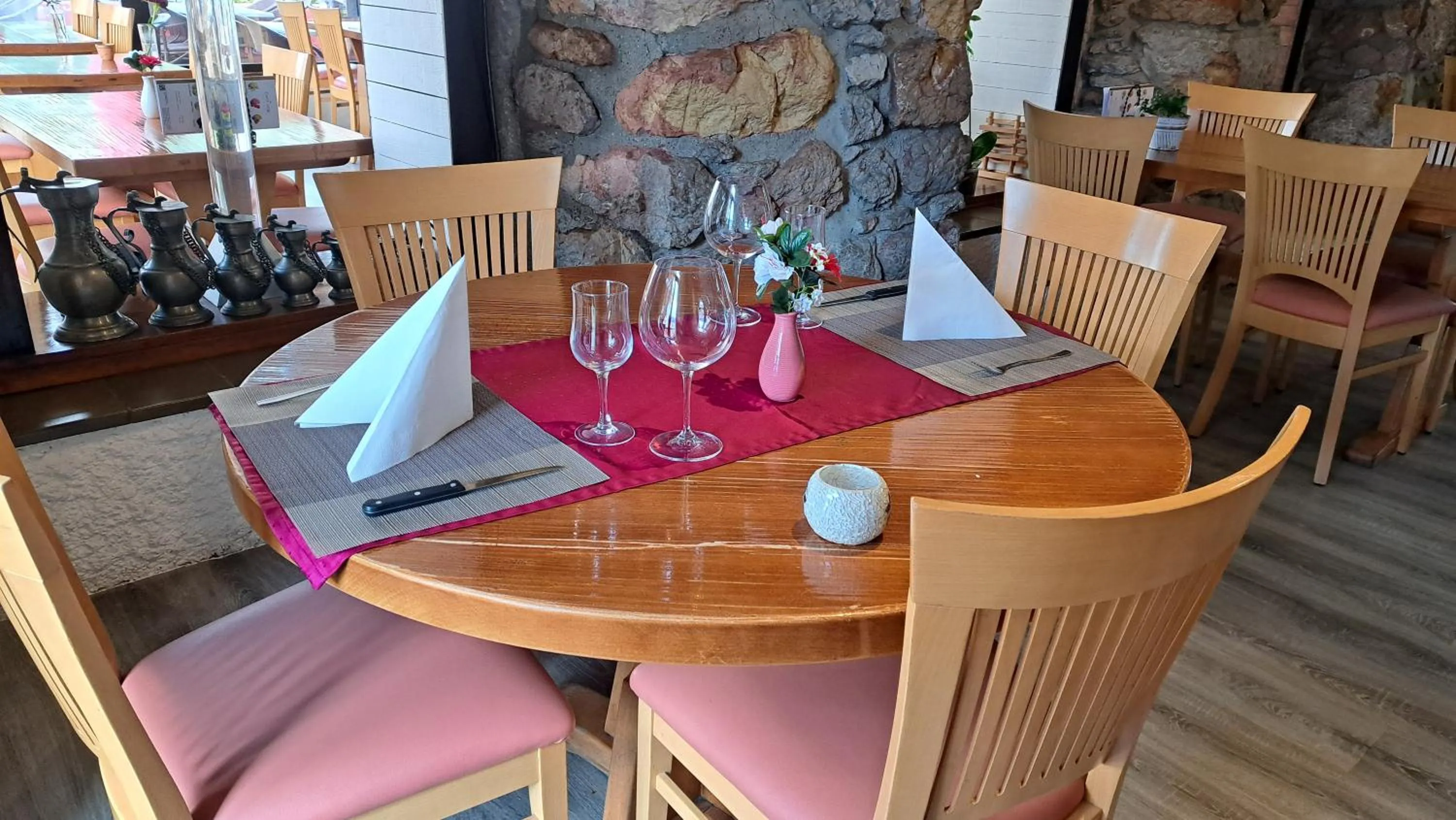 Restaurant/places to eat in Hôtel La Fontaine