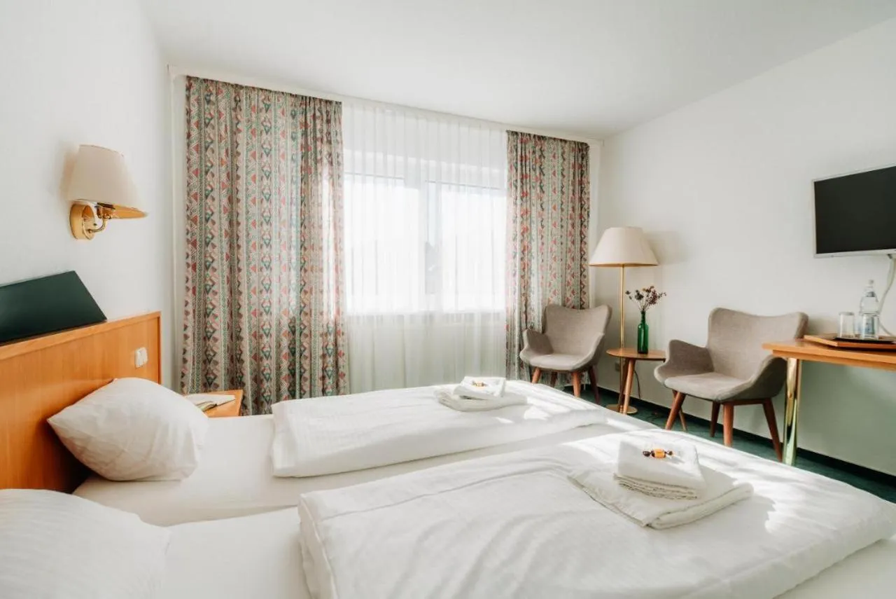 Bedroom, Bed in Hotel zur Radau