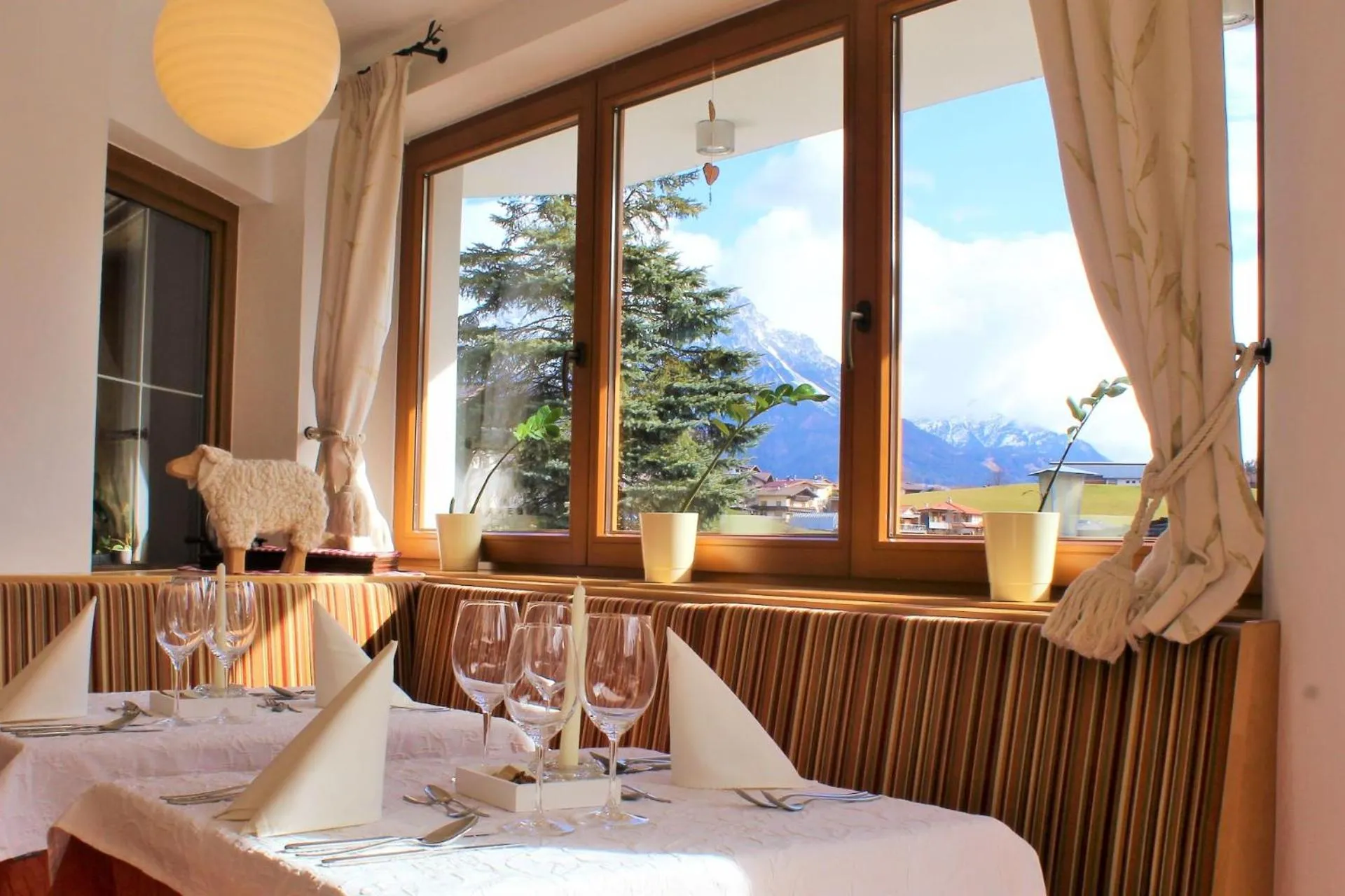 Restaurant/places to eat in Hotel Feichter