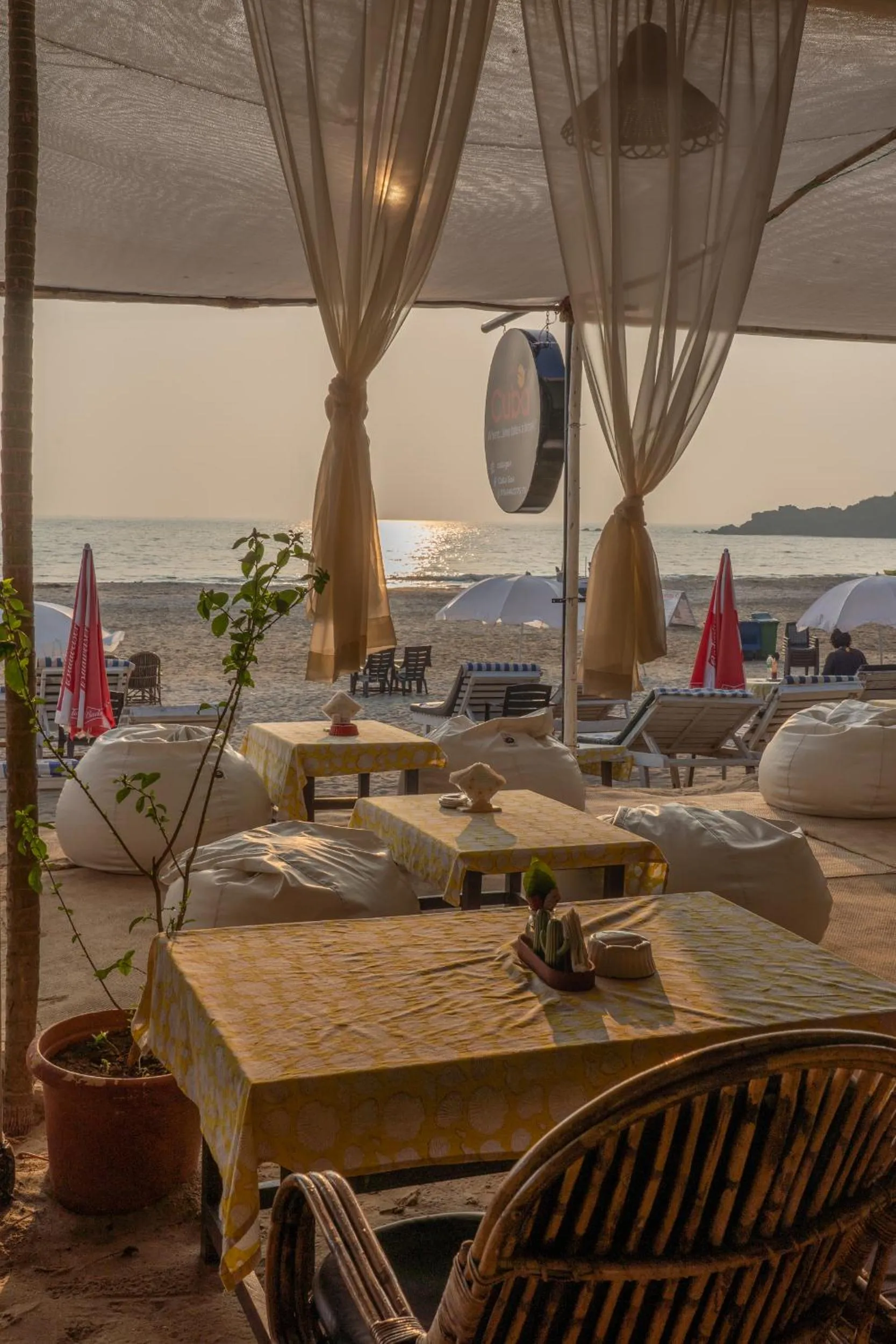 Restaurant/places to eat in Cuba Patnem