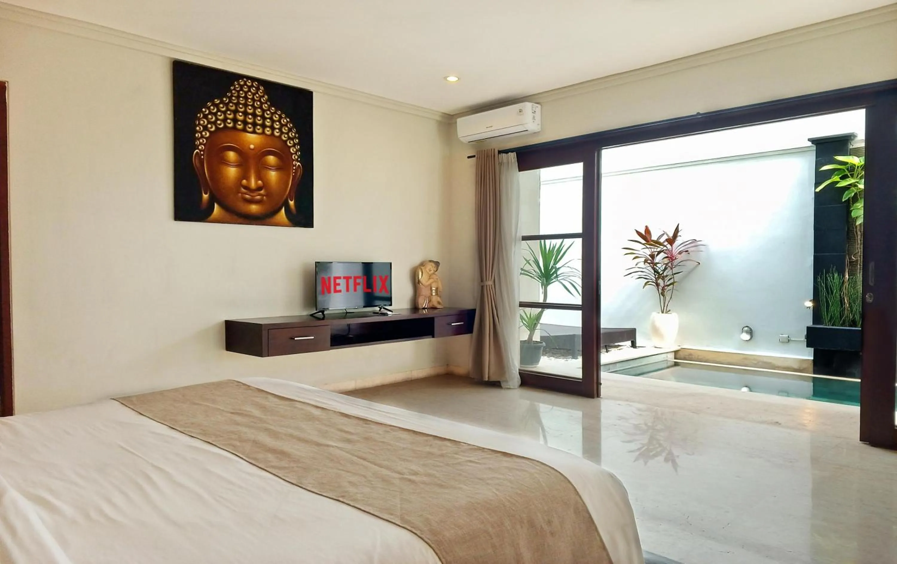 Bedroom, Bed in Villa Harmony - Residence