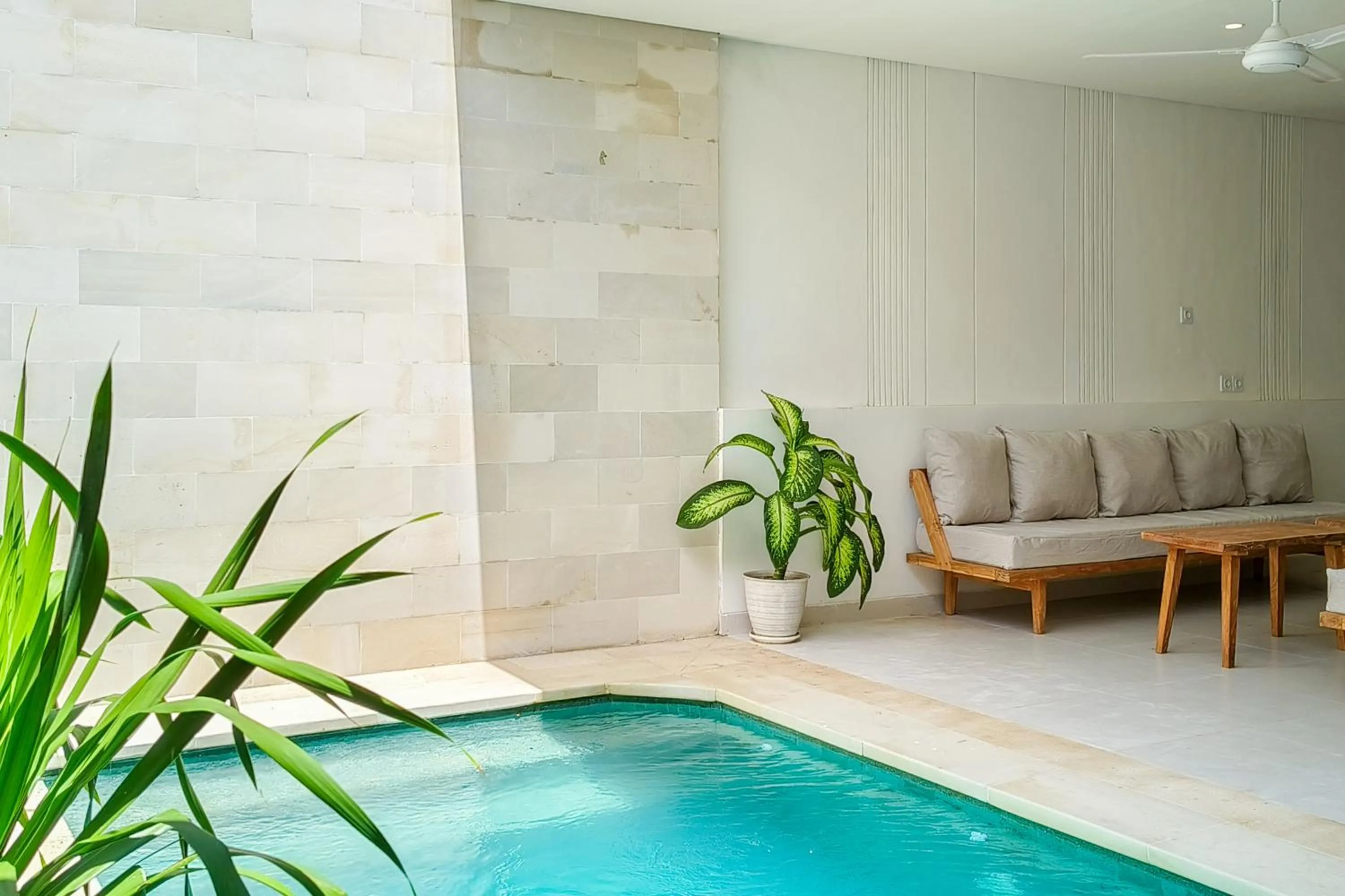 Swimming pool in Villa Harmony - Residence