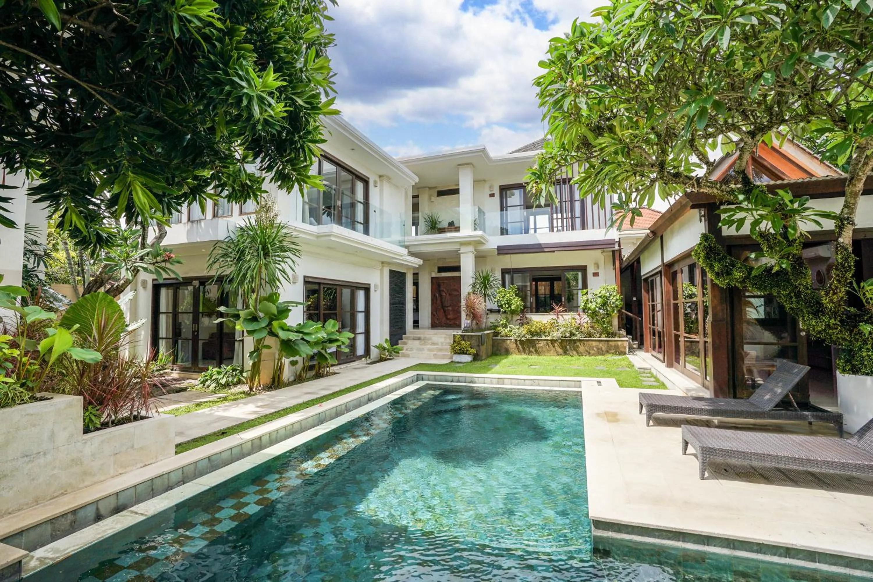 Property building in Villa Harmony - Residence