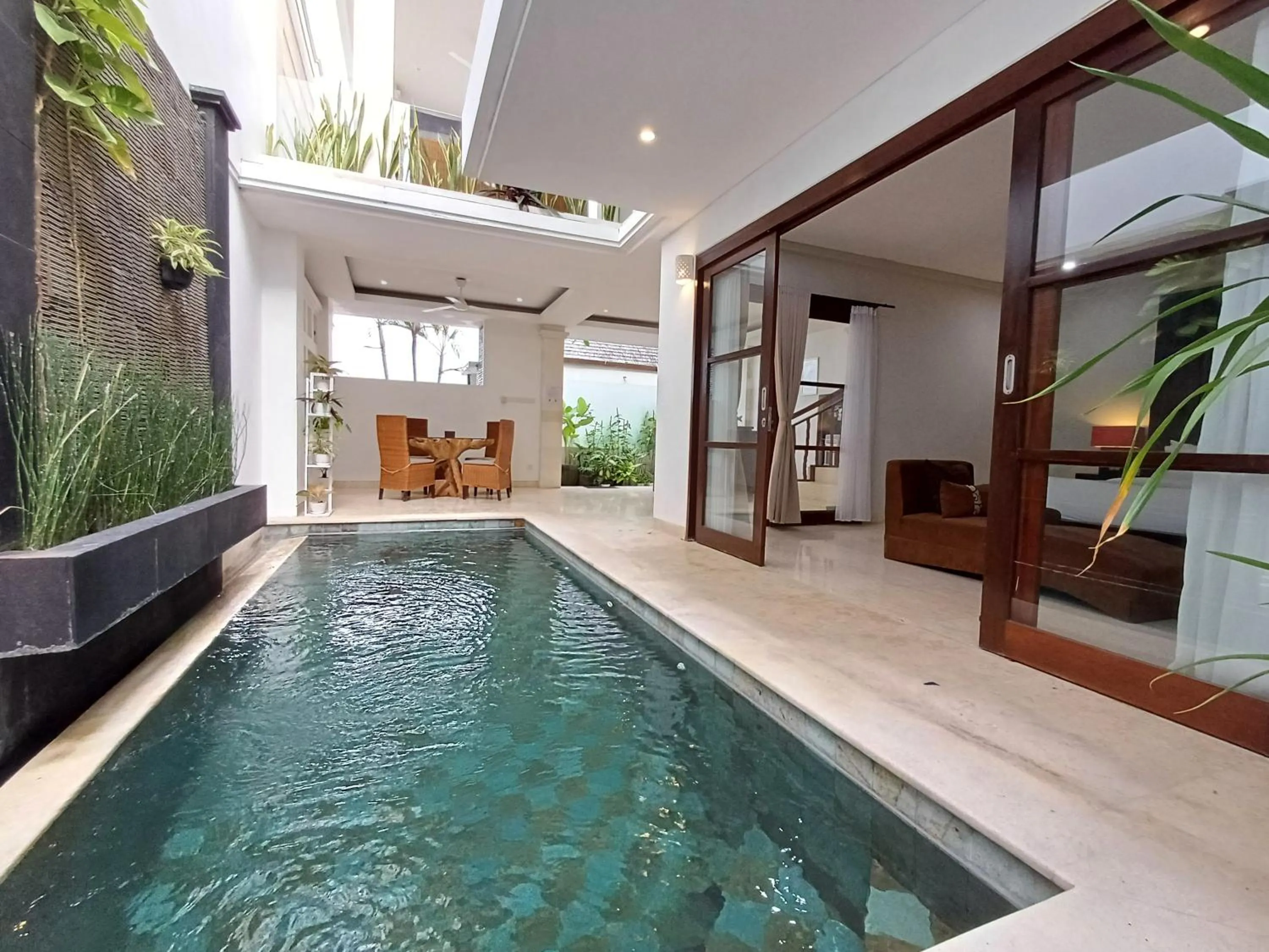 Swimming pool in Villa Harmony - Residence