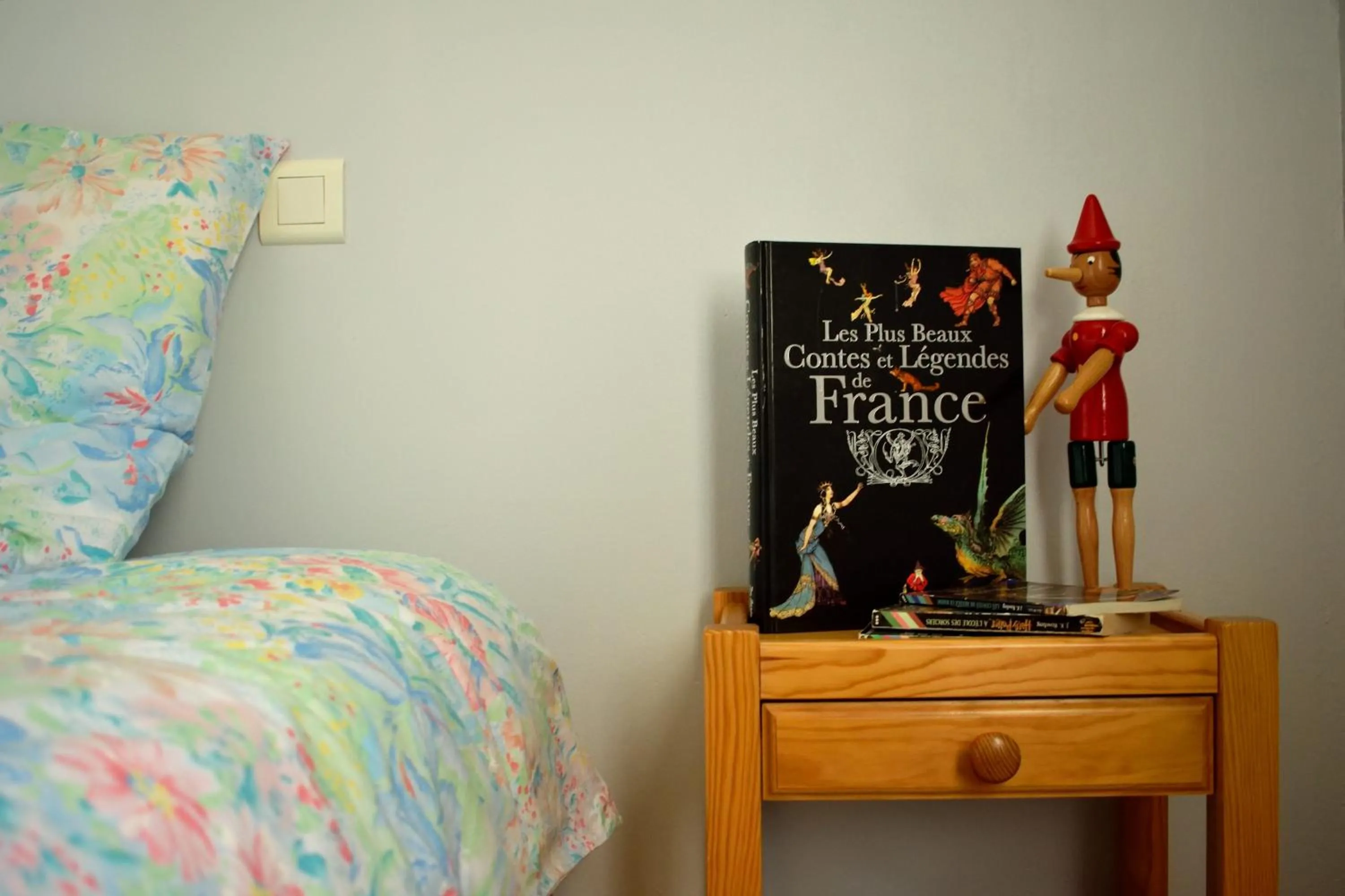 Decorative detail, Bed in La Cascadeta