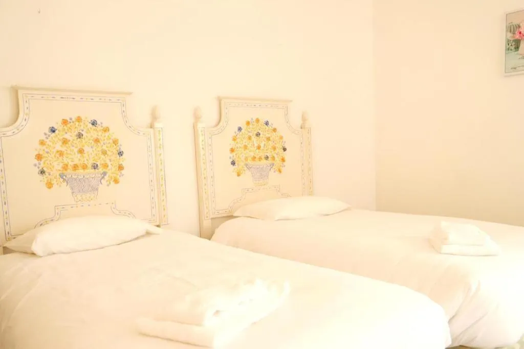 Property building, Bed in Villa Francesa Guest House