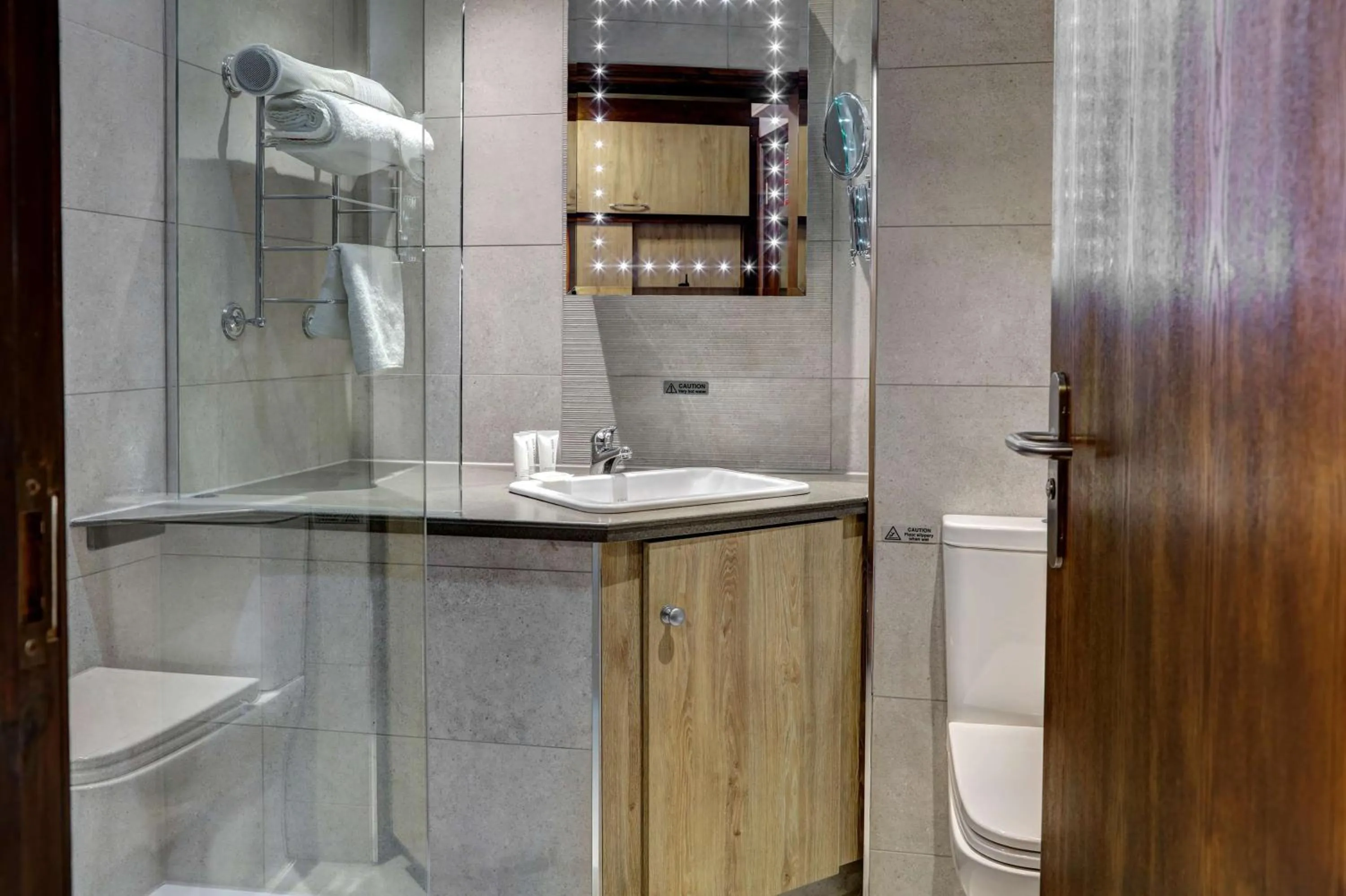 Photo of the whole room in Best Western Plus Pastures Hotel