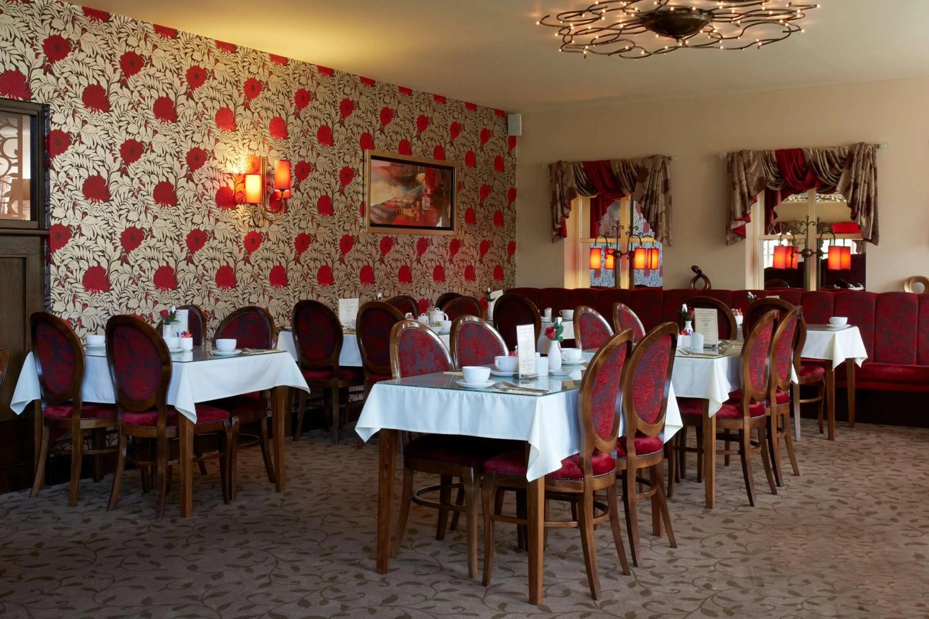 Restaurant/places to eat in Best Western Plus Pastures Hotel