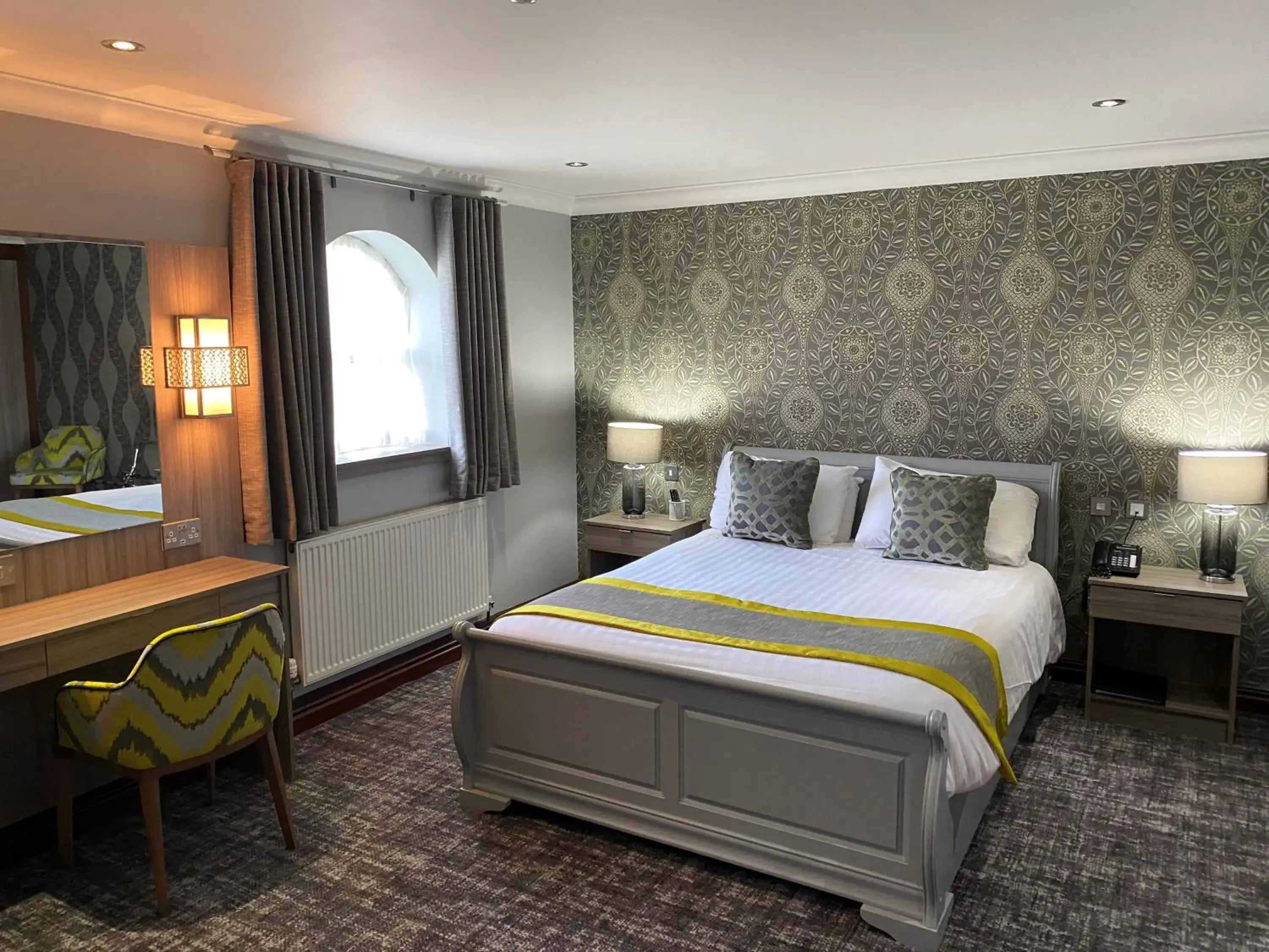 Queen Suite in Best Western Plus Pastures Hotel Queen Suite in Best Western Plus Pastures Hotel