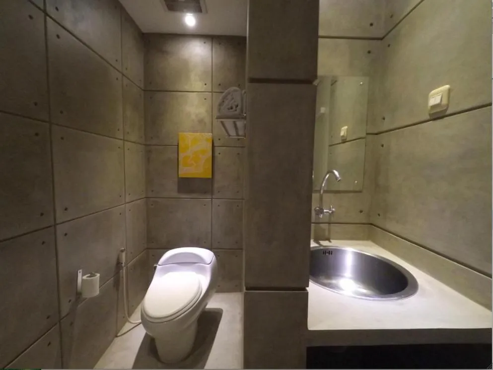 Toilet in FLAT06 cipete