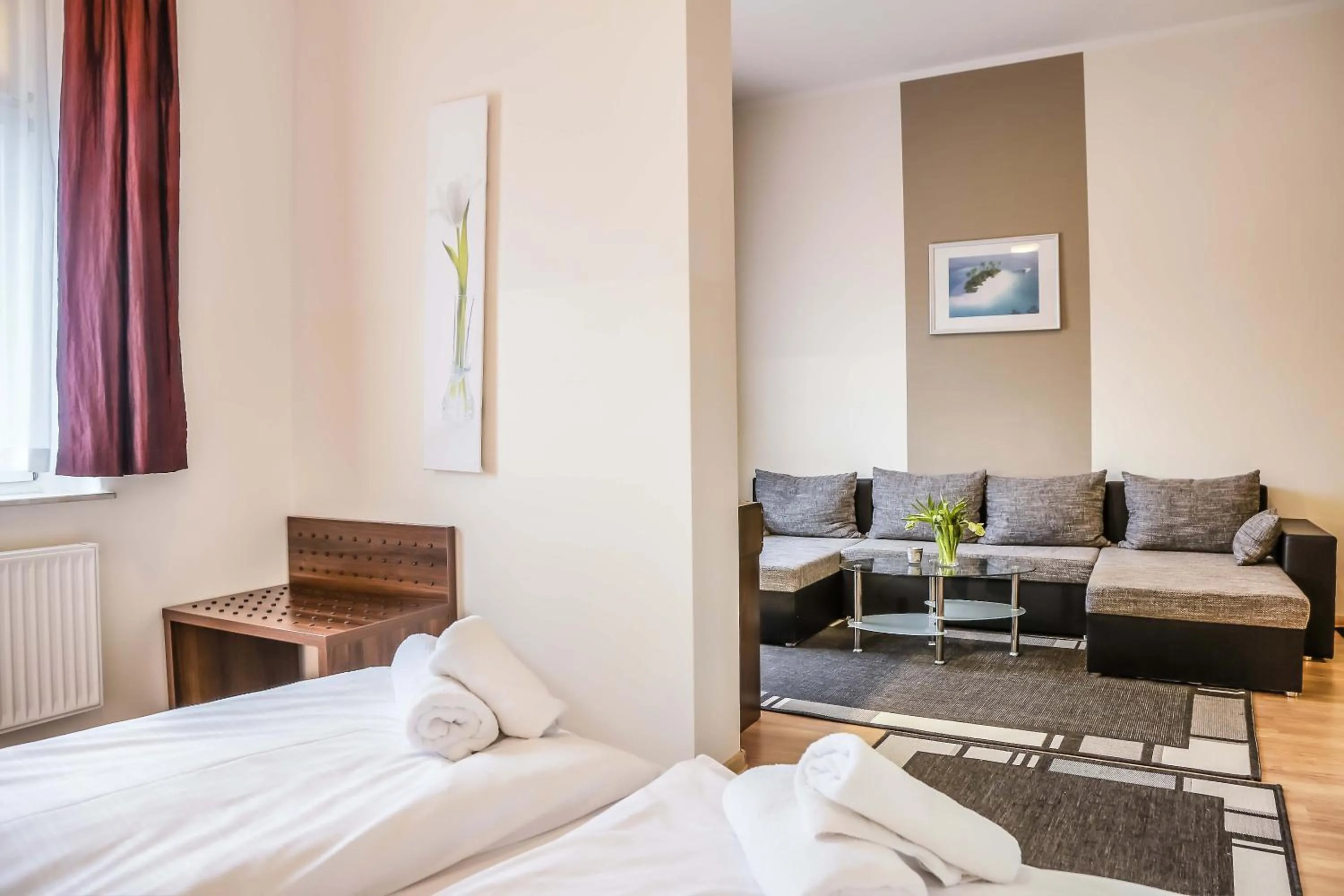 Photo of the whole room, Bed in City Residence Hotel Frankfurt-Oder Bahnhof