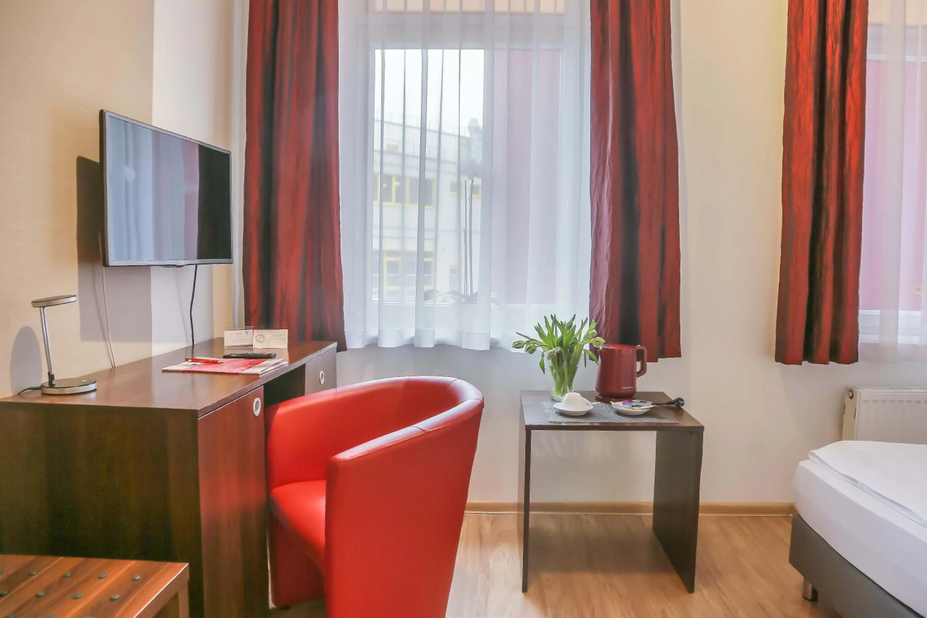 Photo of the whole room, Bed in City Residence Hotel Frankfurt-Oder Bahnhof