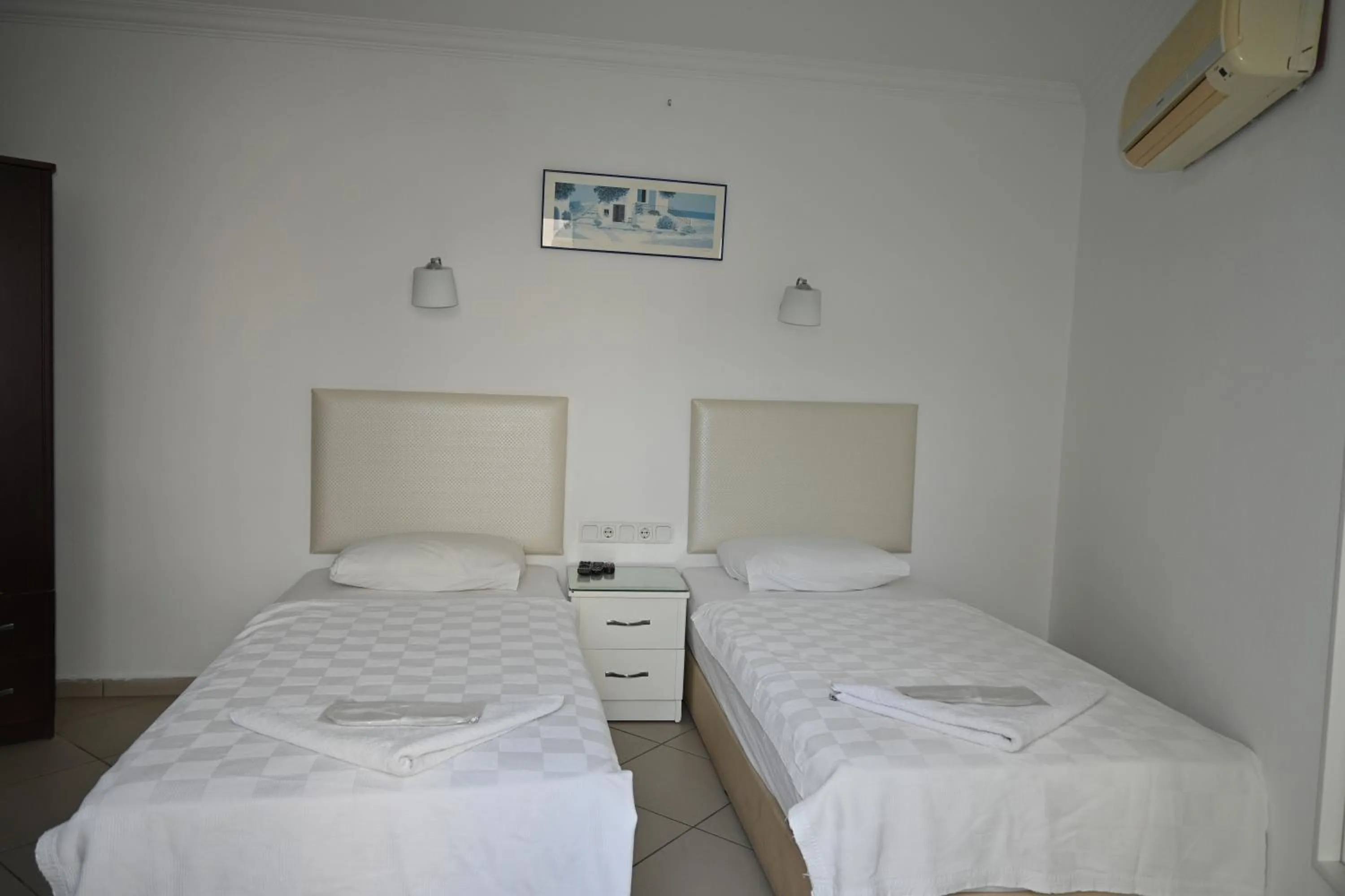 Standard Twin Room in Melis Pansiyon