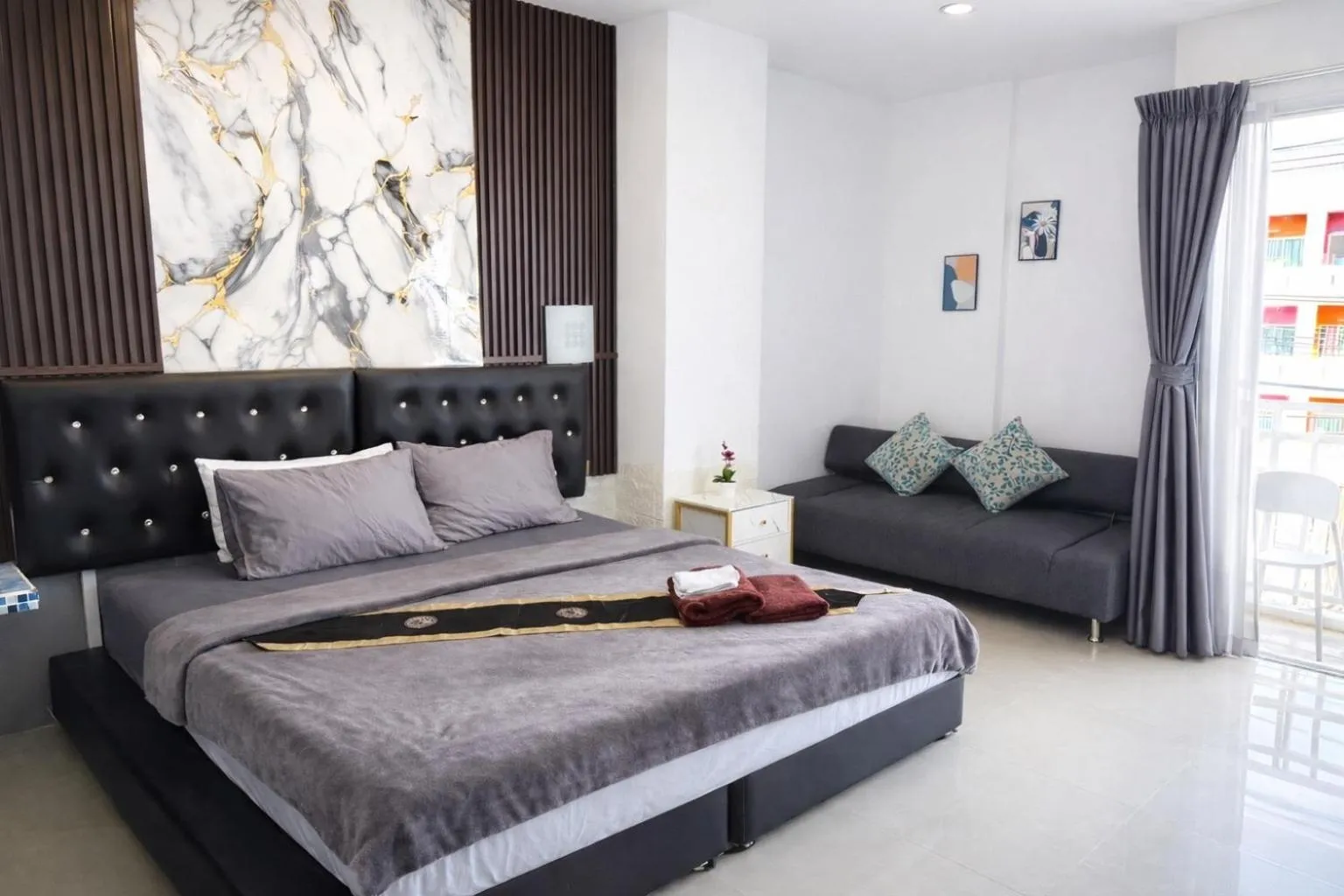 Bed in Happy Fish Guesthouse