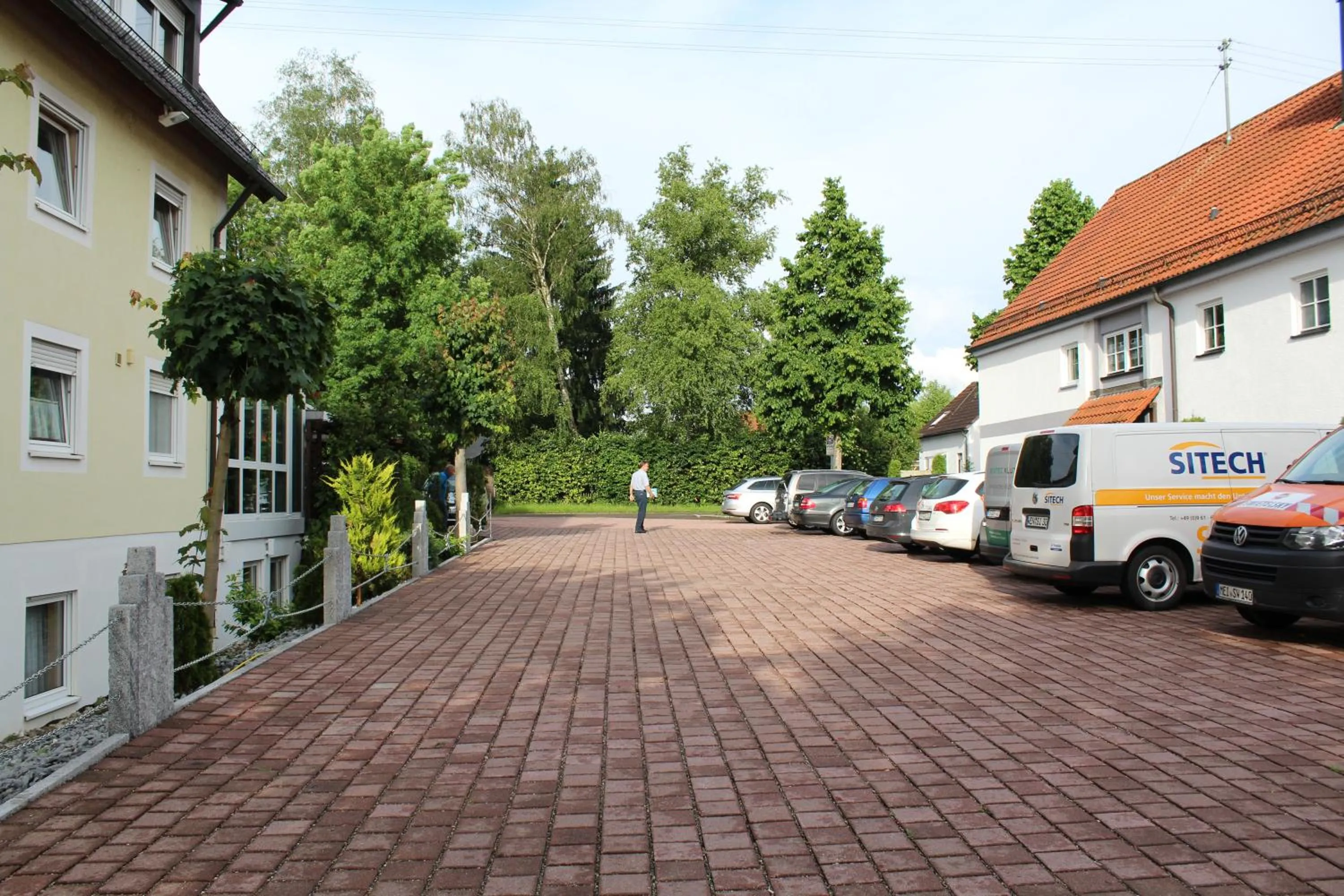 Two-Bedroom Apartment (5 Adults) - single occupancy in Hotel-Gasthof Zur Rose