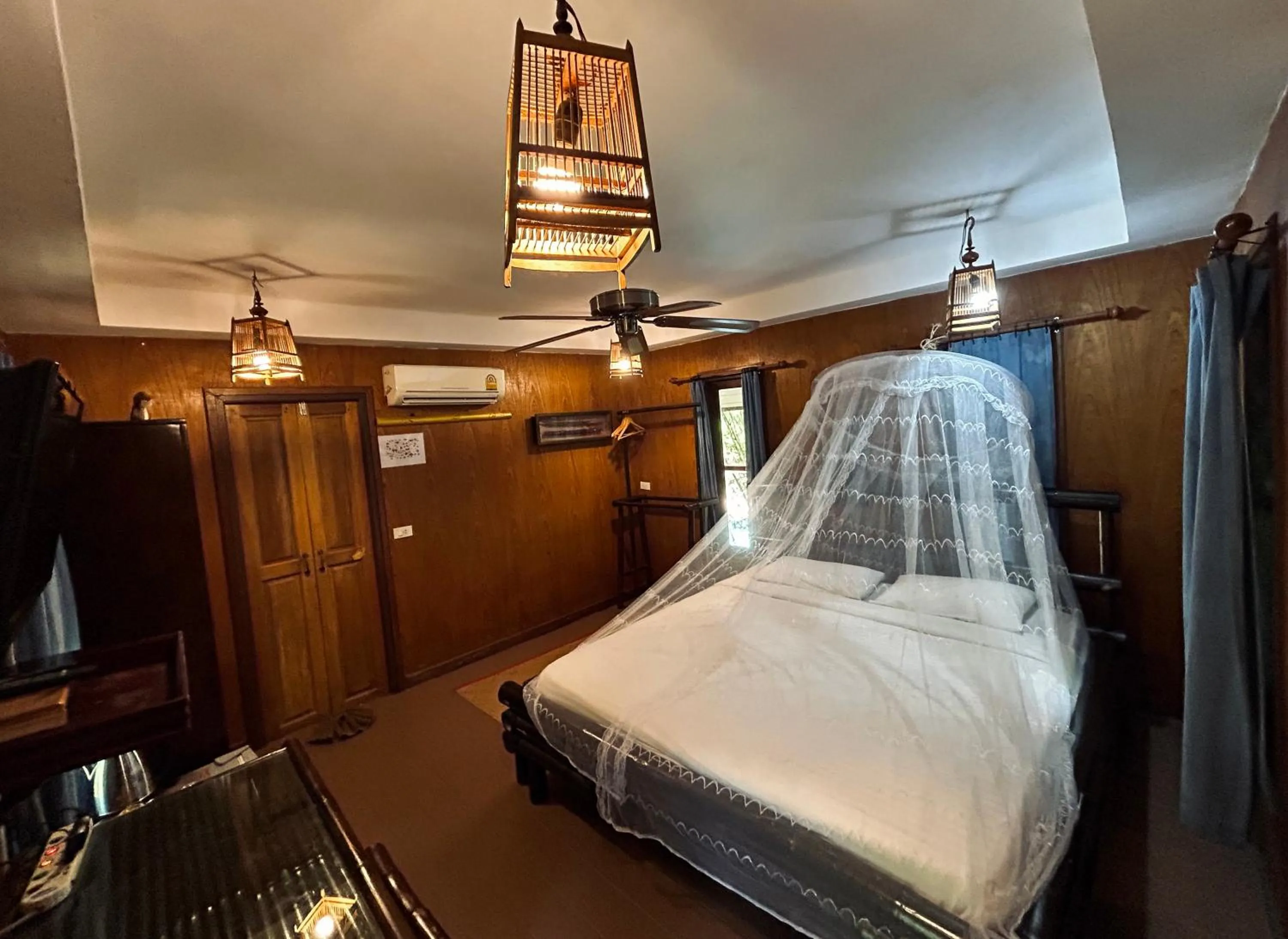 Bedroom, Bed in Khao Sok Paradise Resort