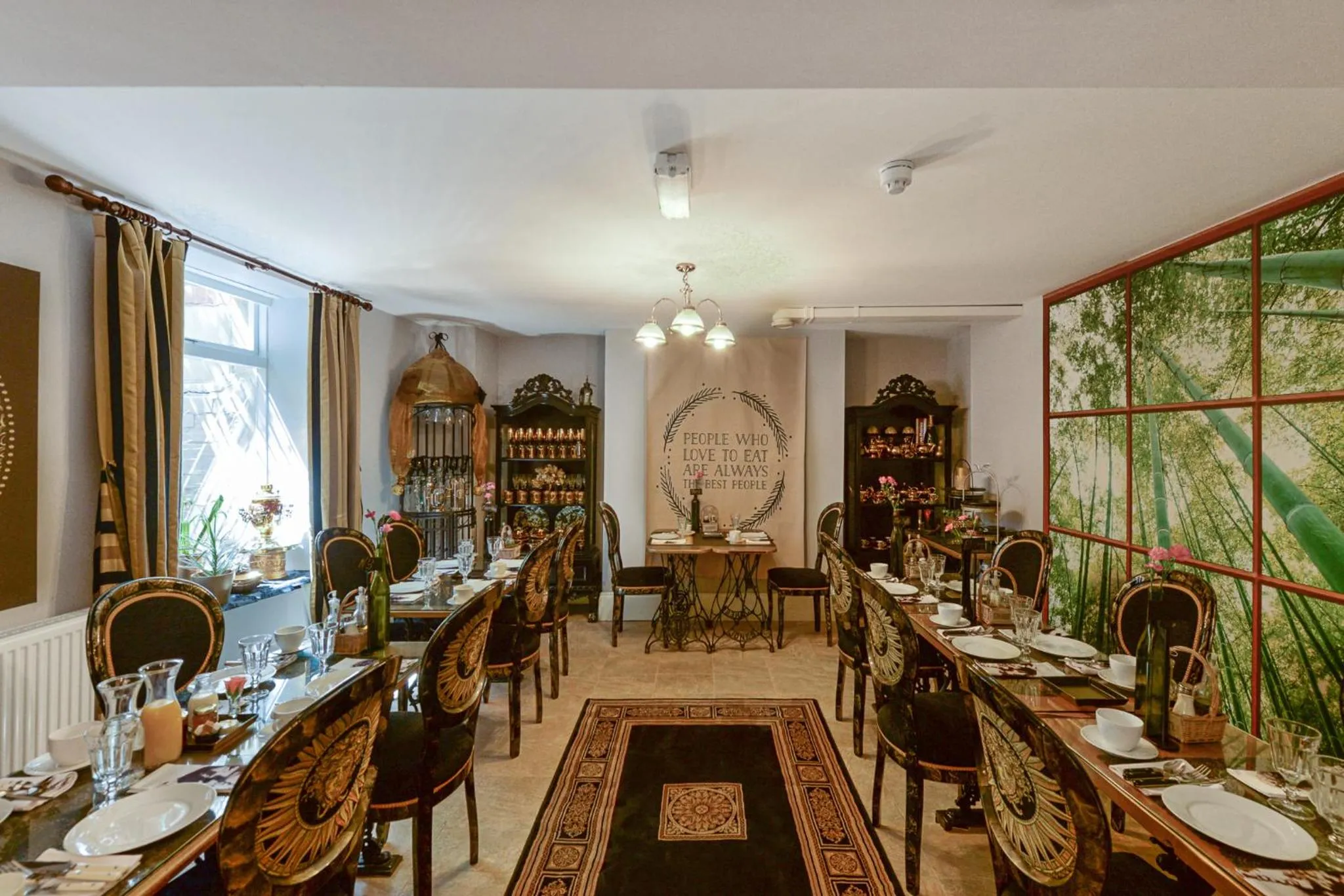 Restaurant/places to eat in Mama’s Inn Boutique Guest House