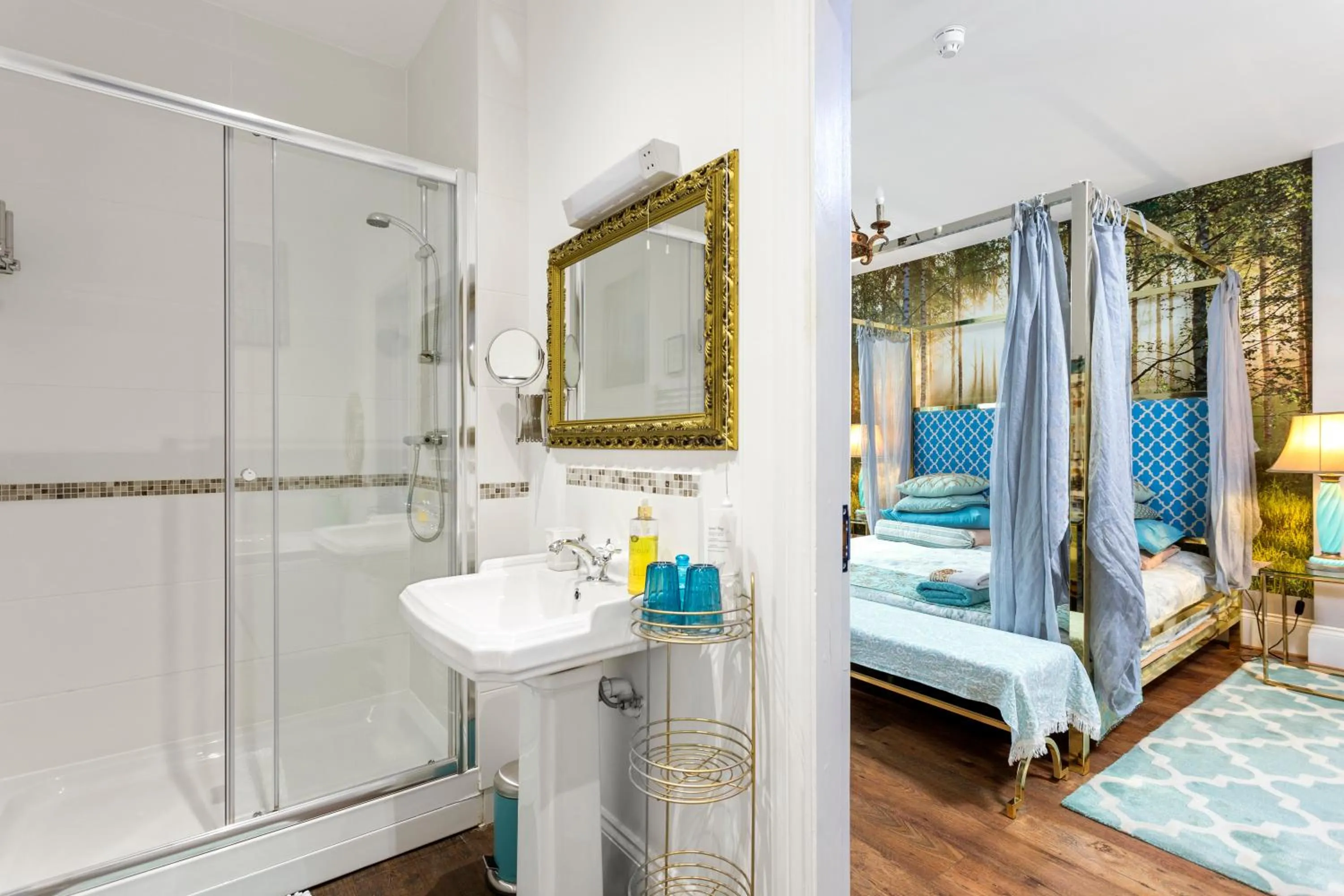 Bathroom, Bed in Mama’s Inn Boutique Guest House