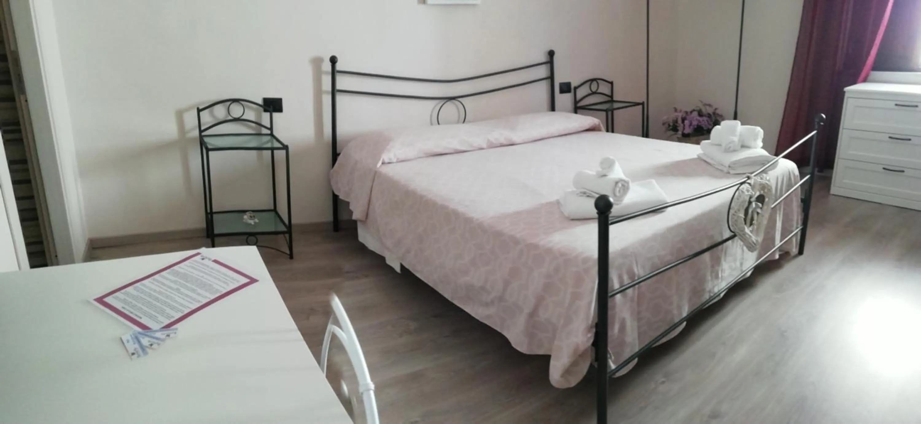 Bed in Butterfly B&B