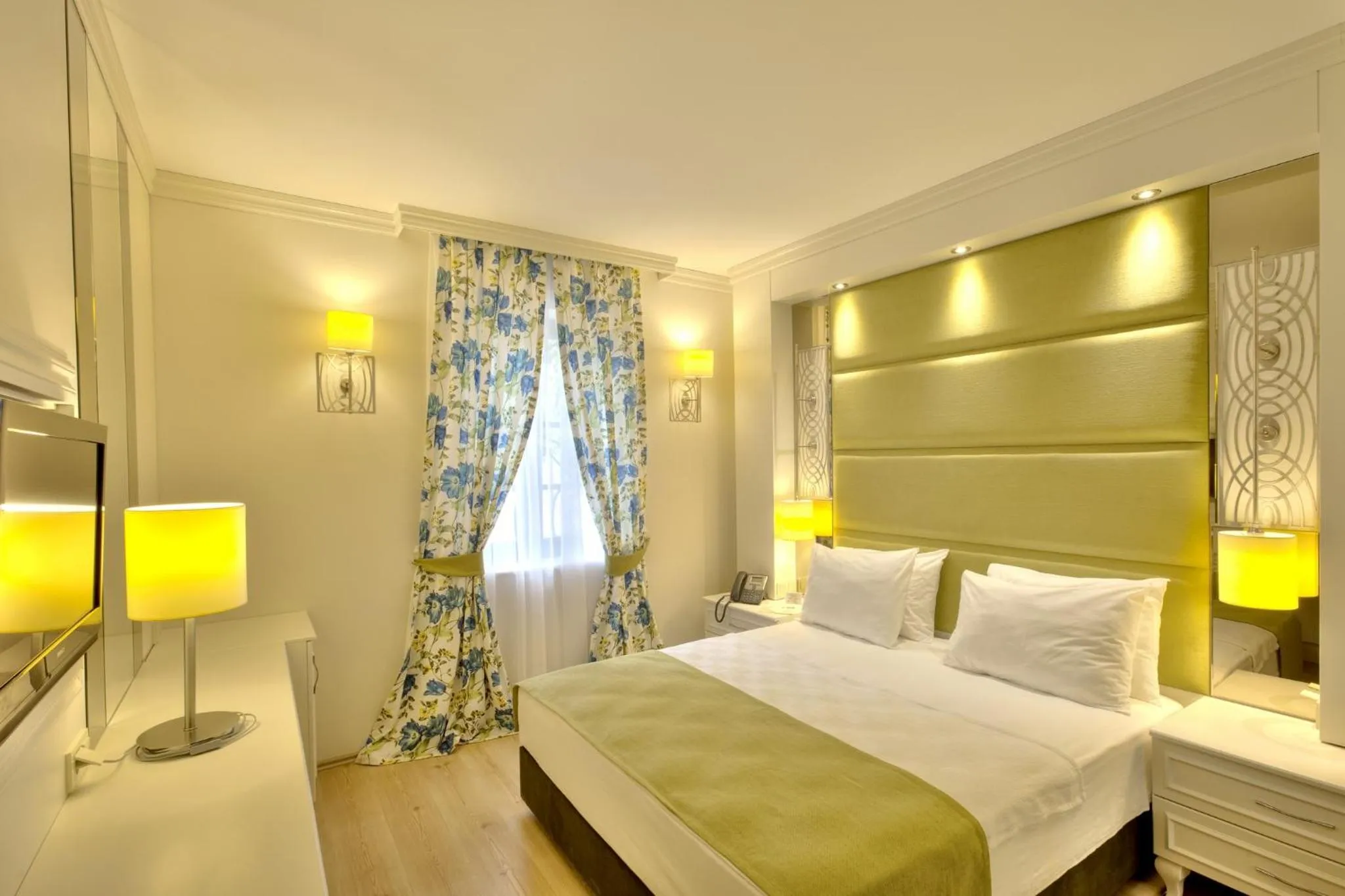 Photo of the whole room, Bed in Baga Hotel