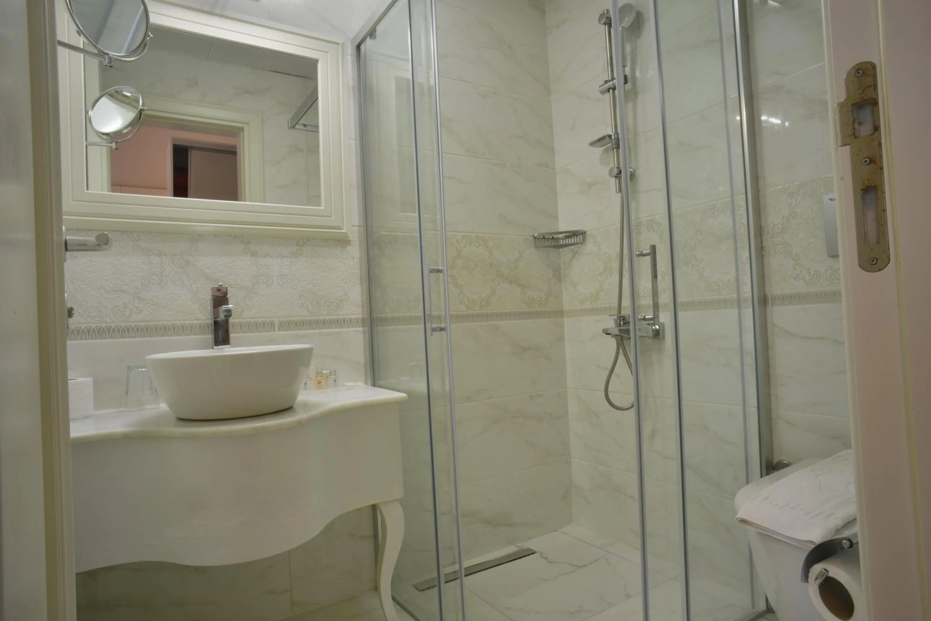 Bathroom in Baga Hotel