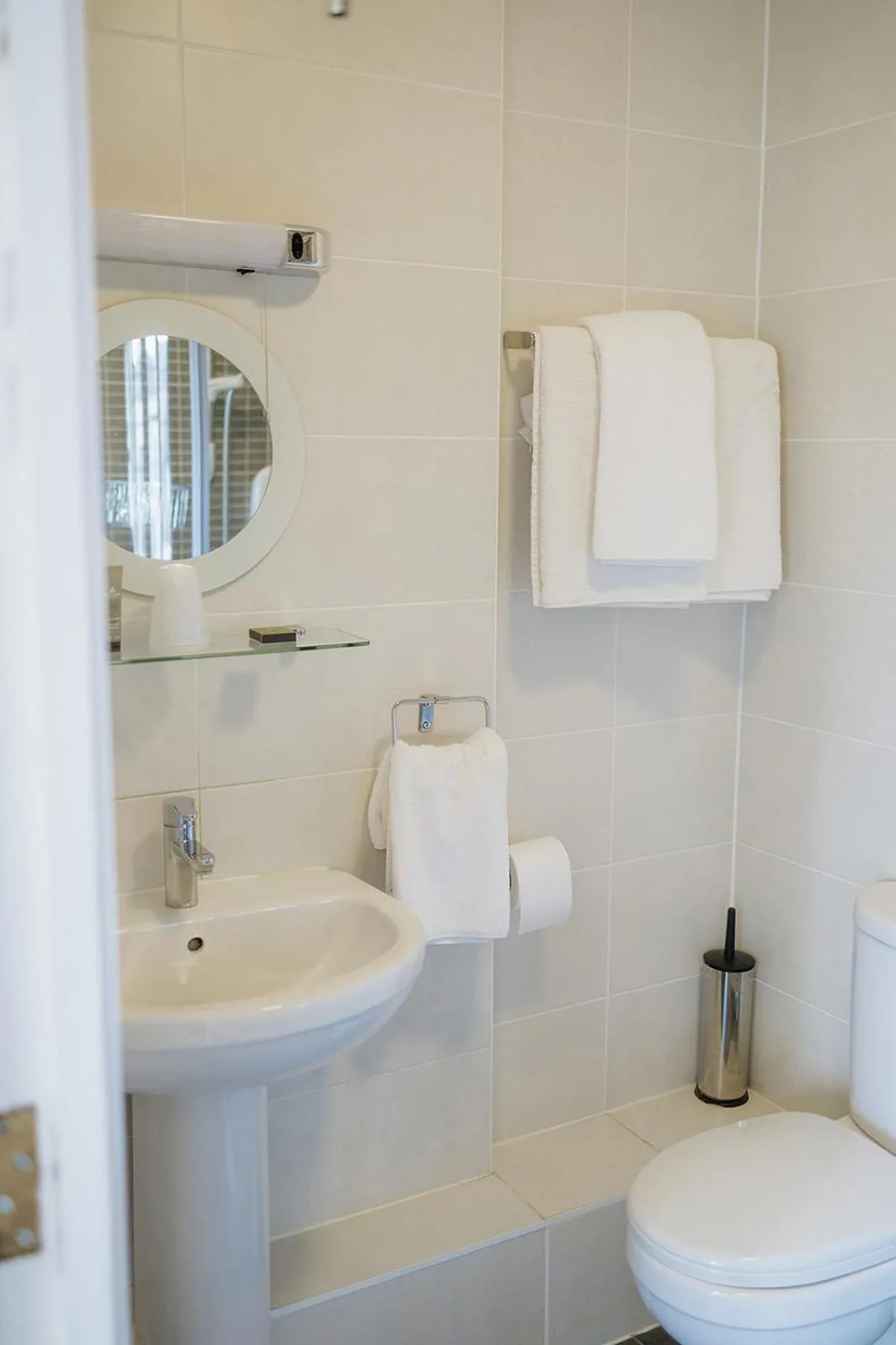 Bathroom in Red Mullions Guest House