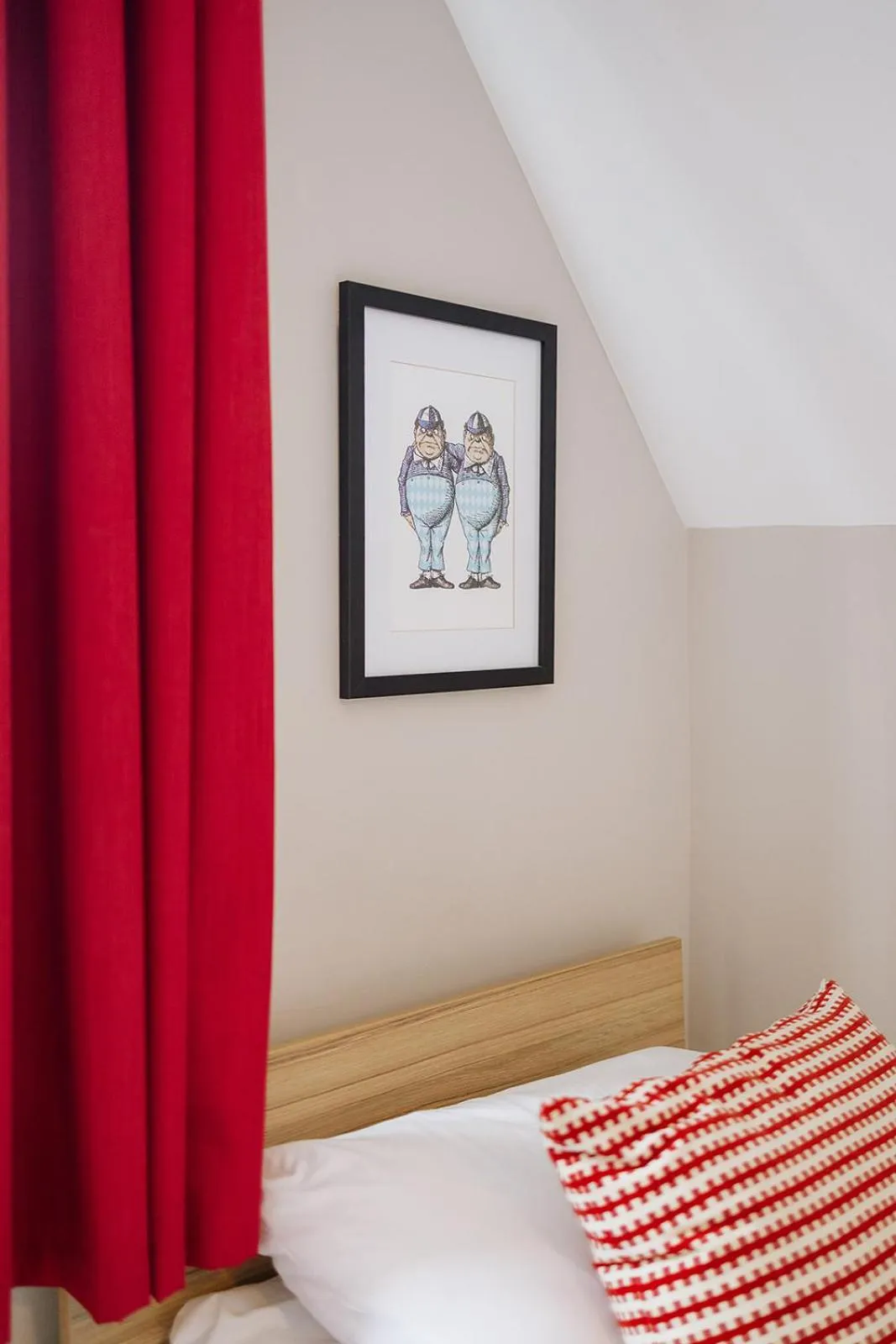Decorative detail, Bed in Red Mullions Guest House