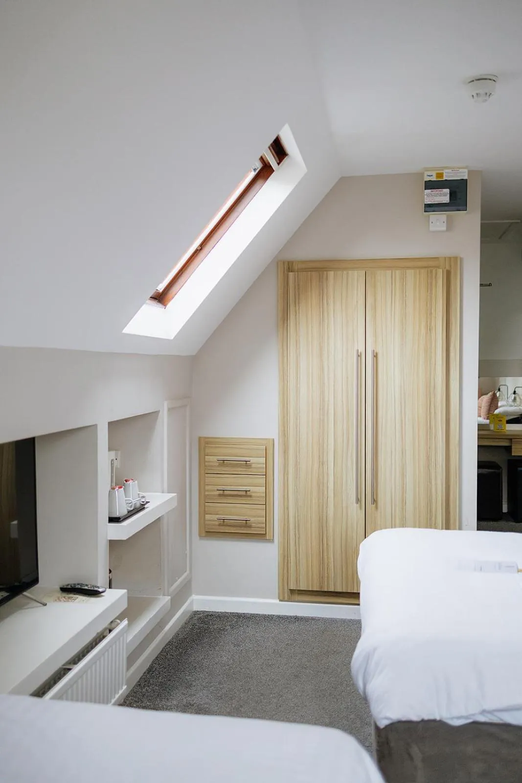 Bedroom, Bed in Red Mullions Guest House