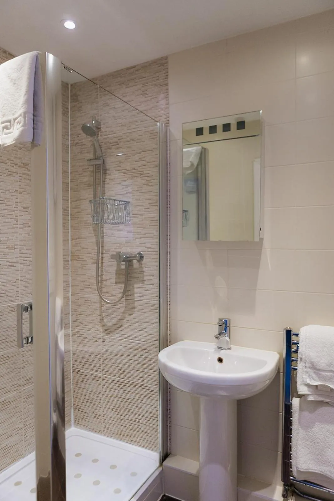 Bathroom in Red Mullions Guest House