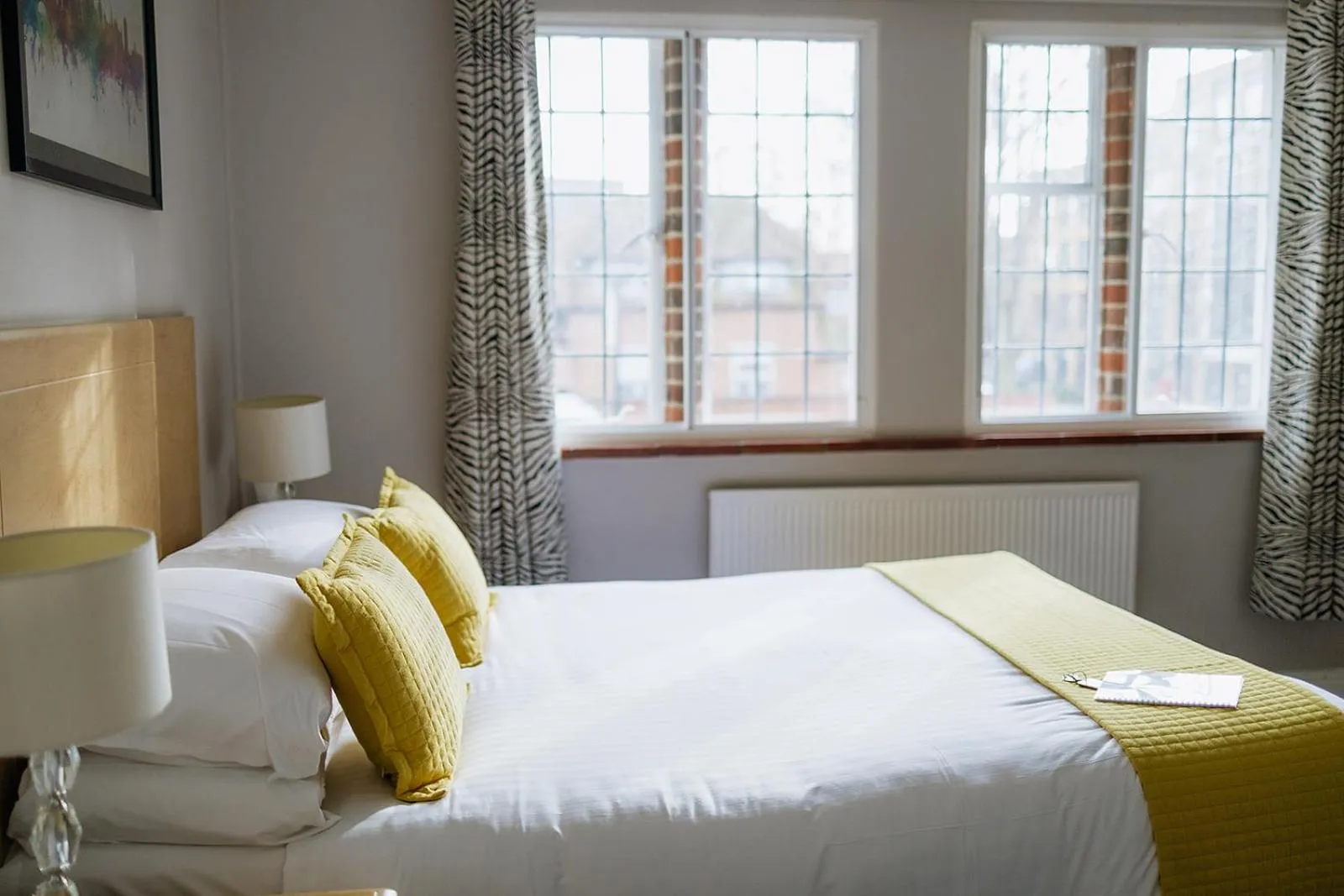 Bedroom, Bed in Red Mullions Guest House