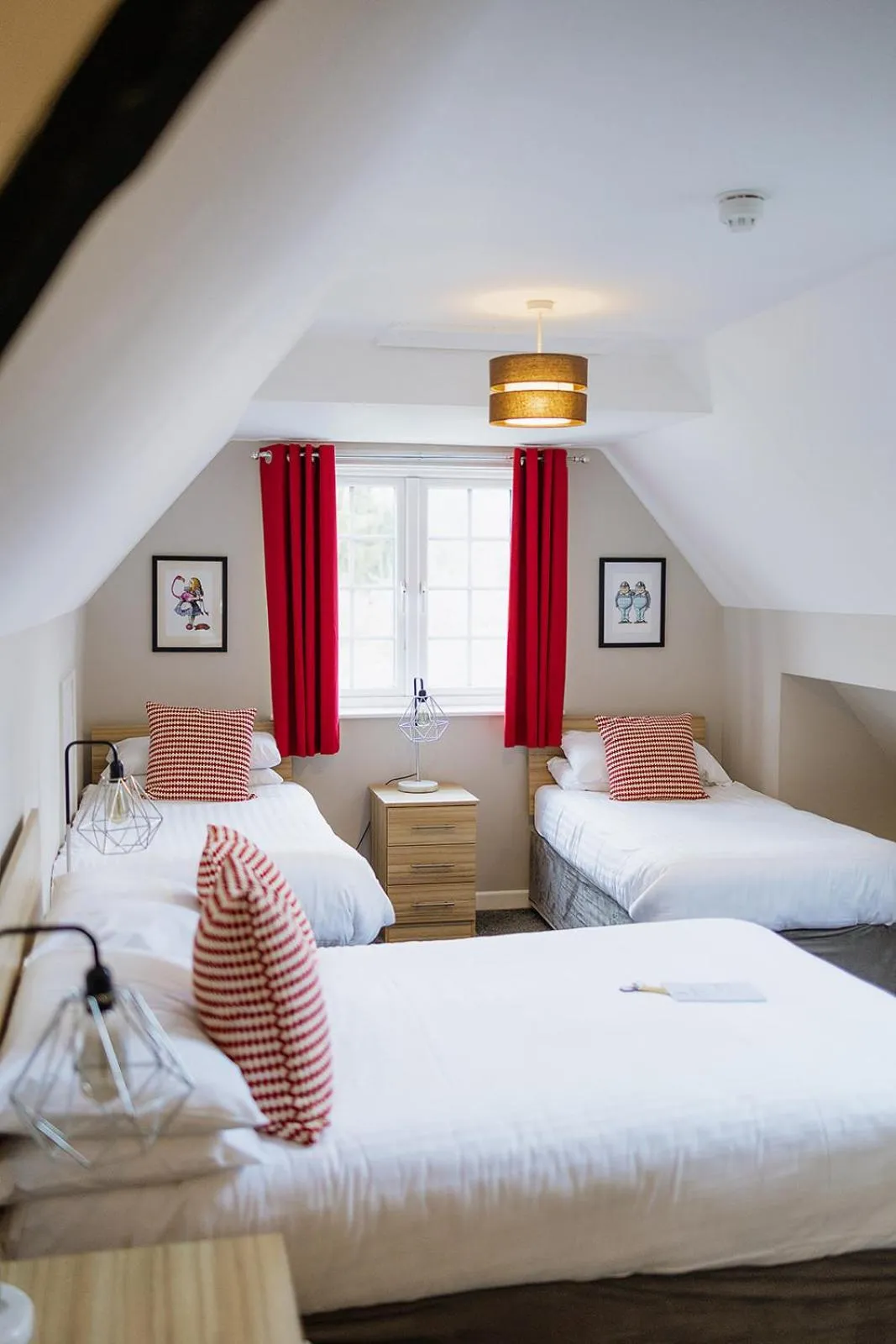 Bedroom, Bed in Red Mullions Guest House