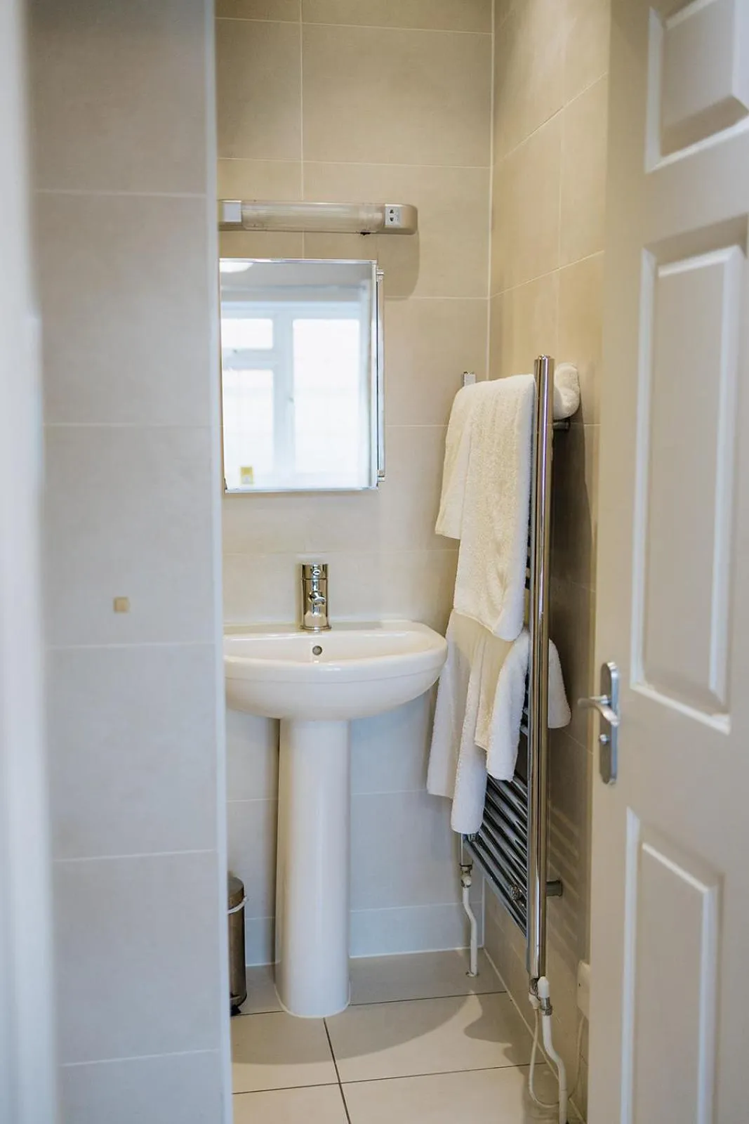 Bathroom in Red Mullions Guest House