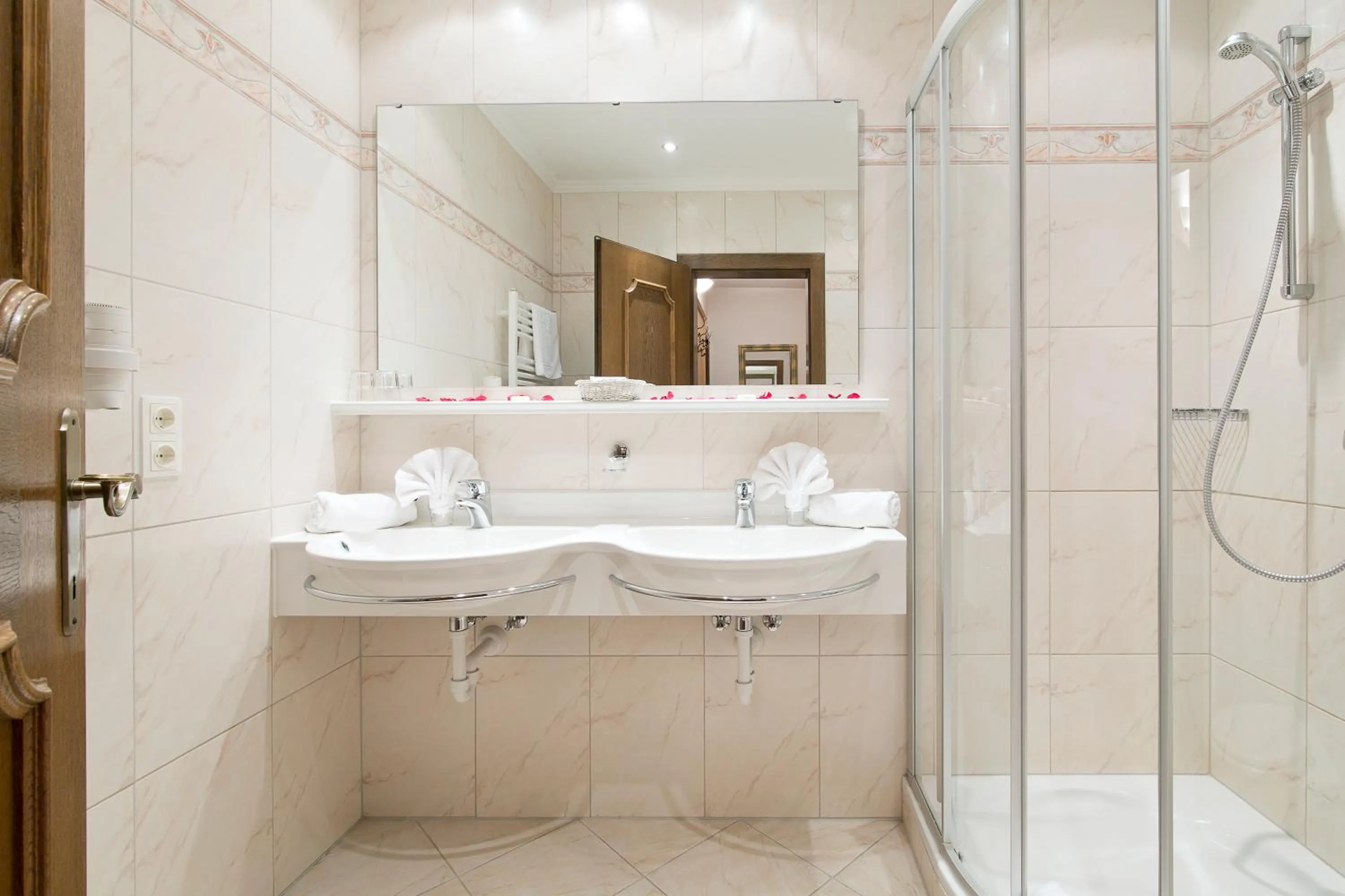 Photo of the whole room in Hotel Englhof