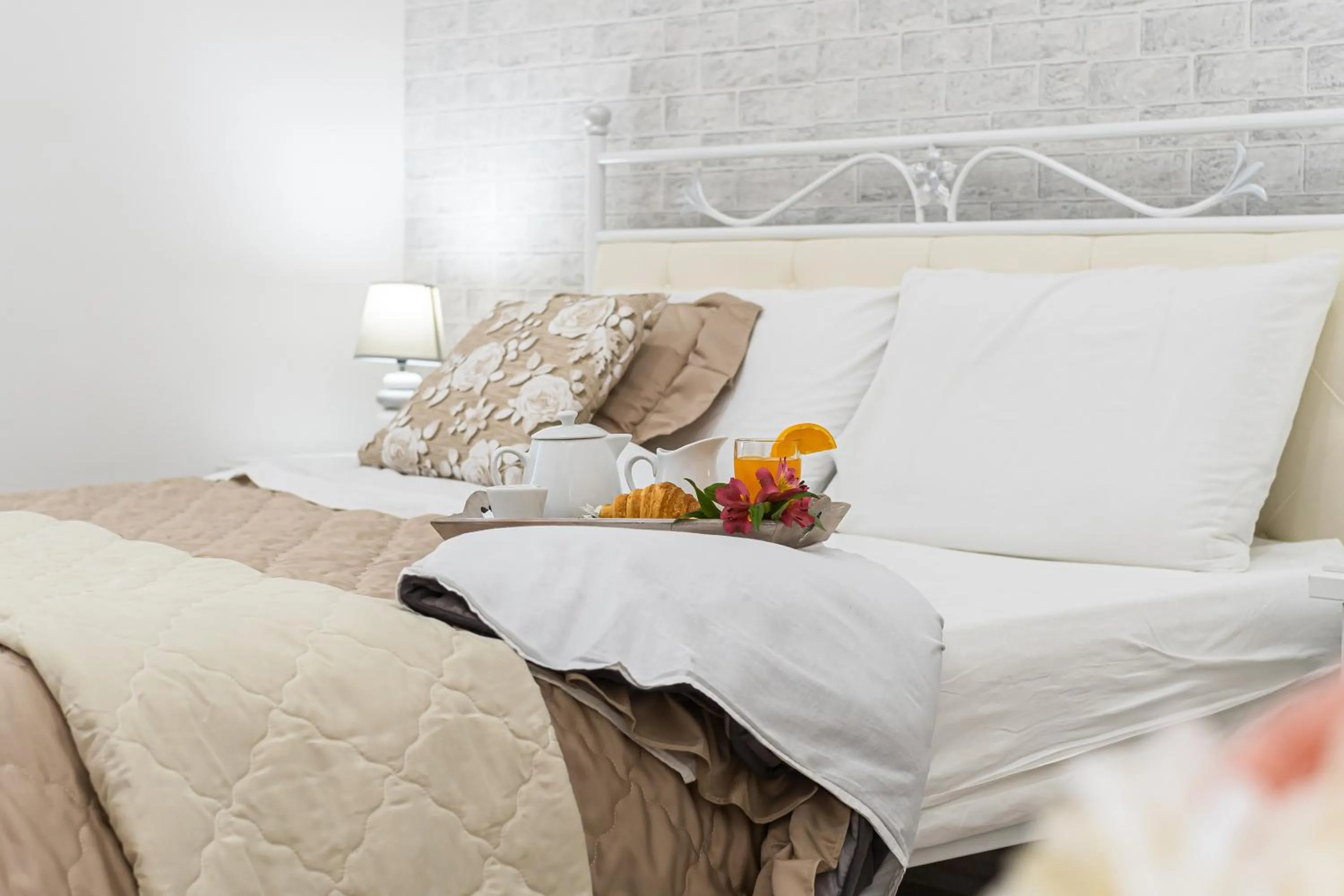 Bedroom, Bed in B&B VESUVIAN STONE