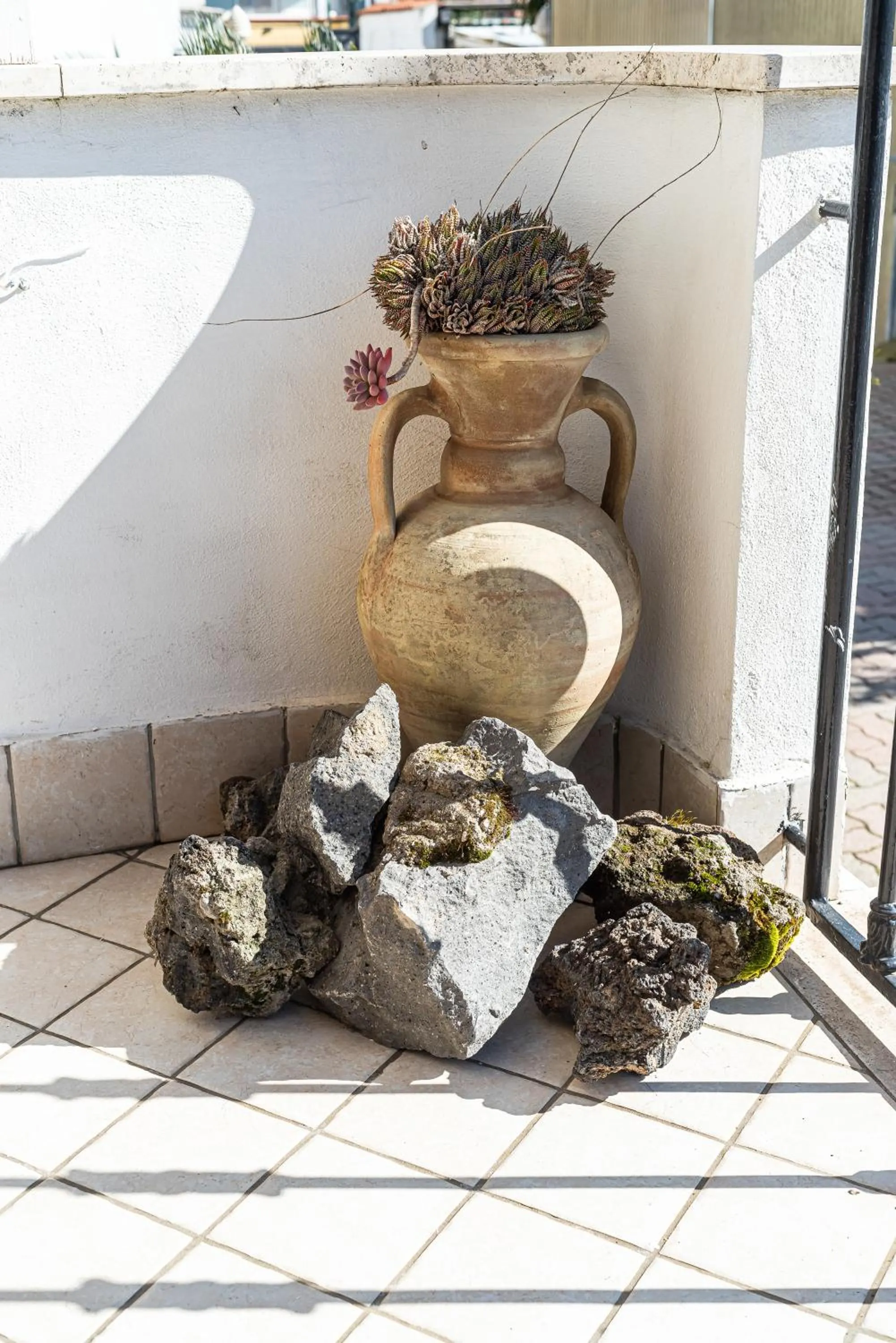 Day in B&B VESUVIAN STONE