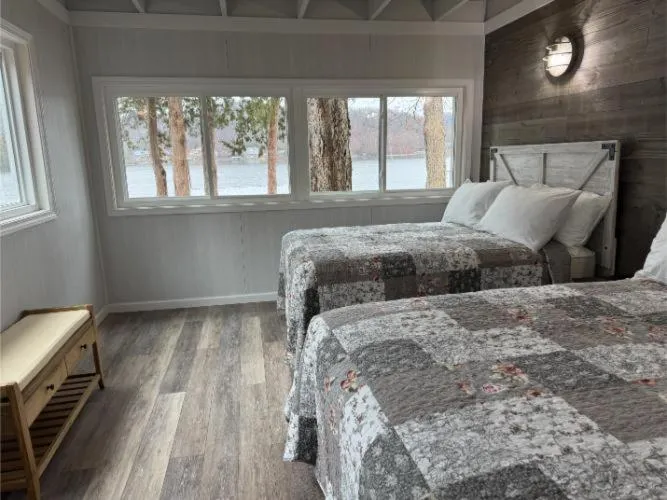 Bedroom, Bed in Point View Resort