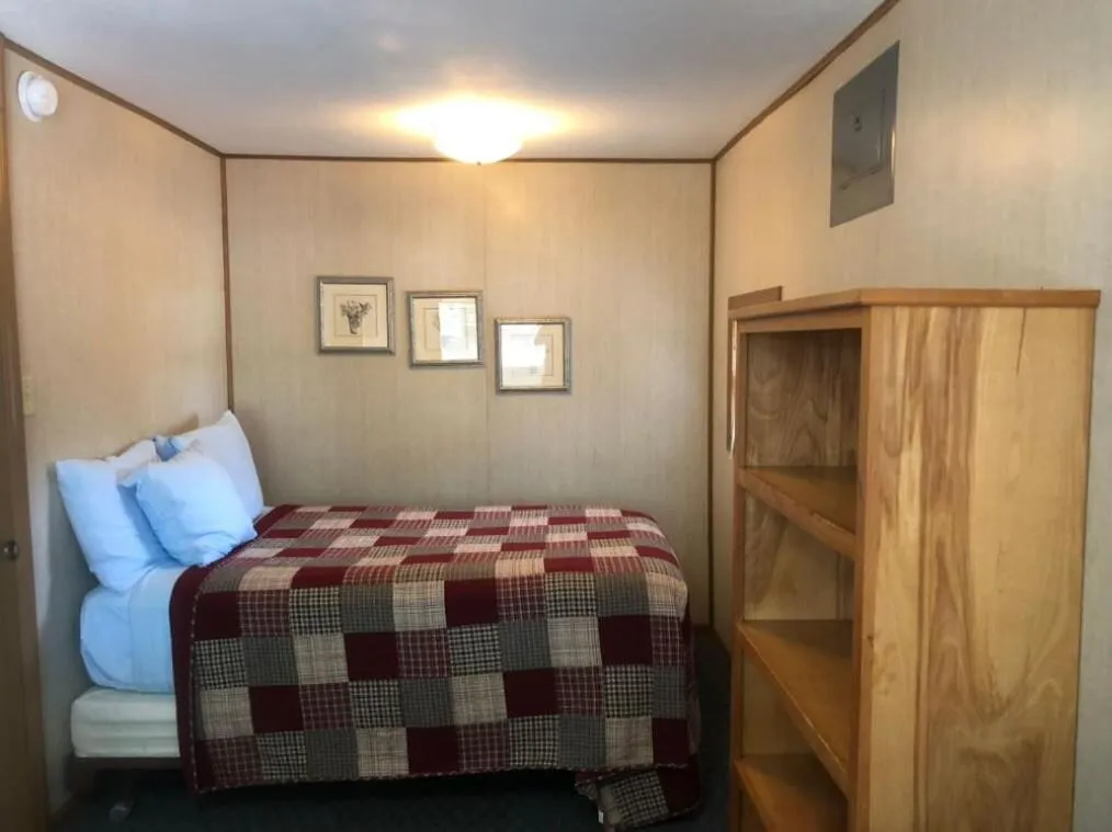 Bedroom, Bed in Point View Resort