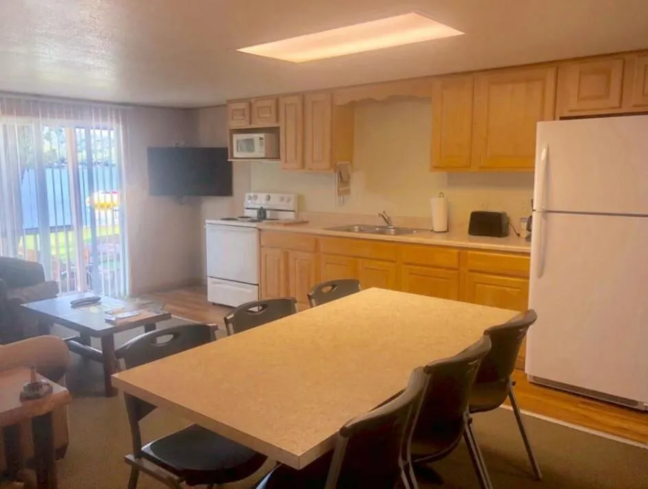 Kitchen or kitchenette in Point View Resort