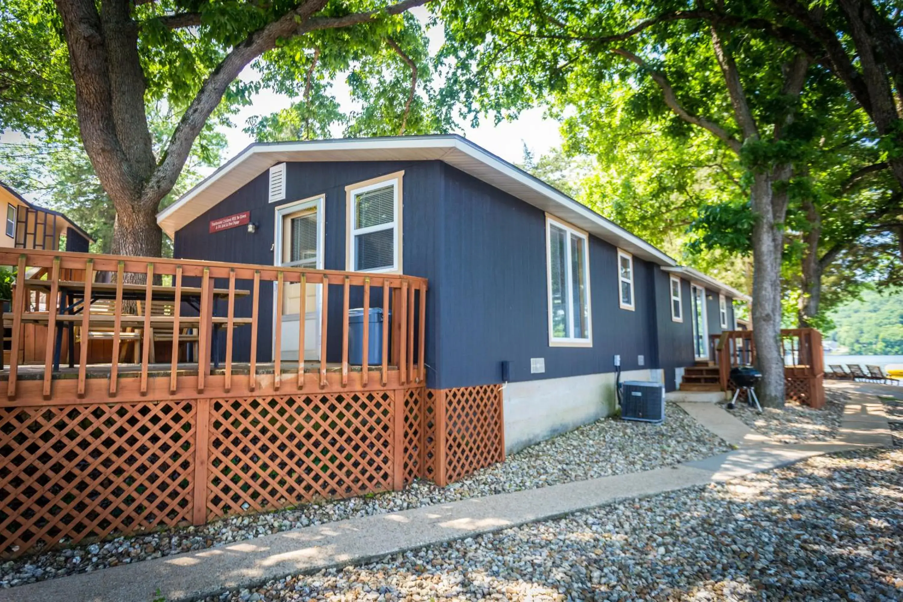 Two-Bedroom Deluxe Cabin in Point View Resort Two-Bedroom Deluxe Cabin in Point View Resort