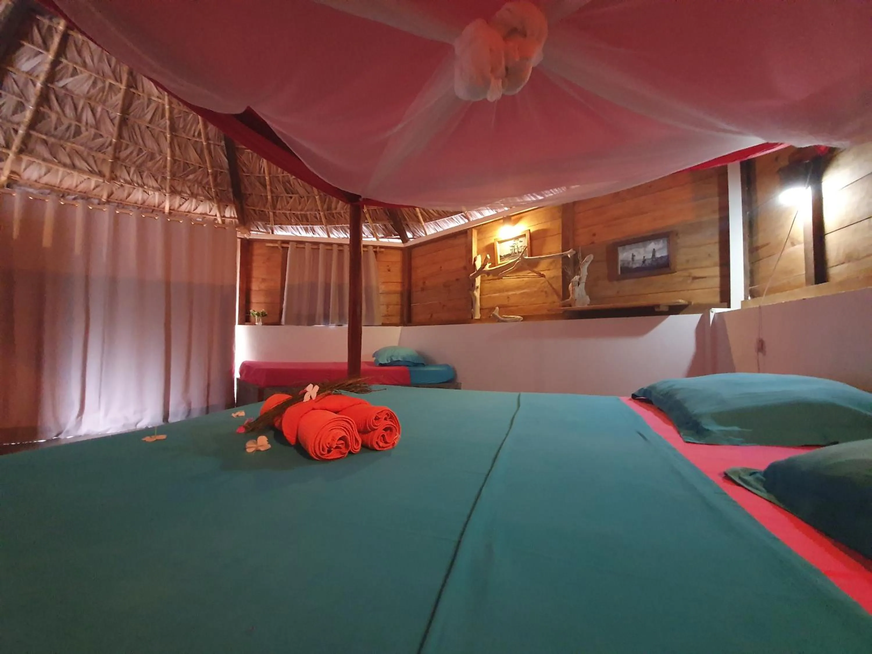 Bedroom, Bed in Ocean Lodge Kite & Windsurf