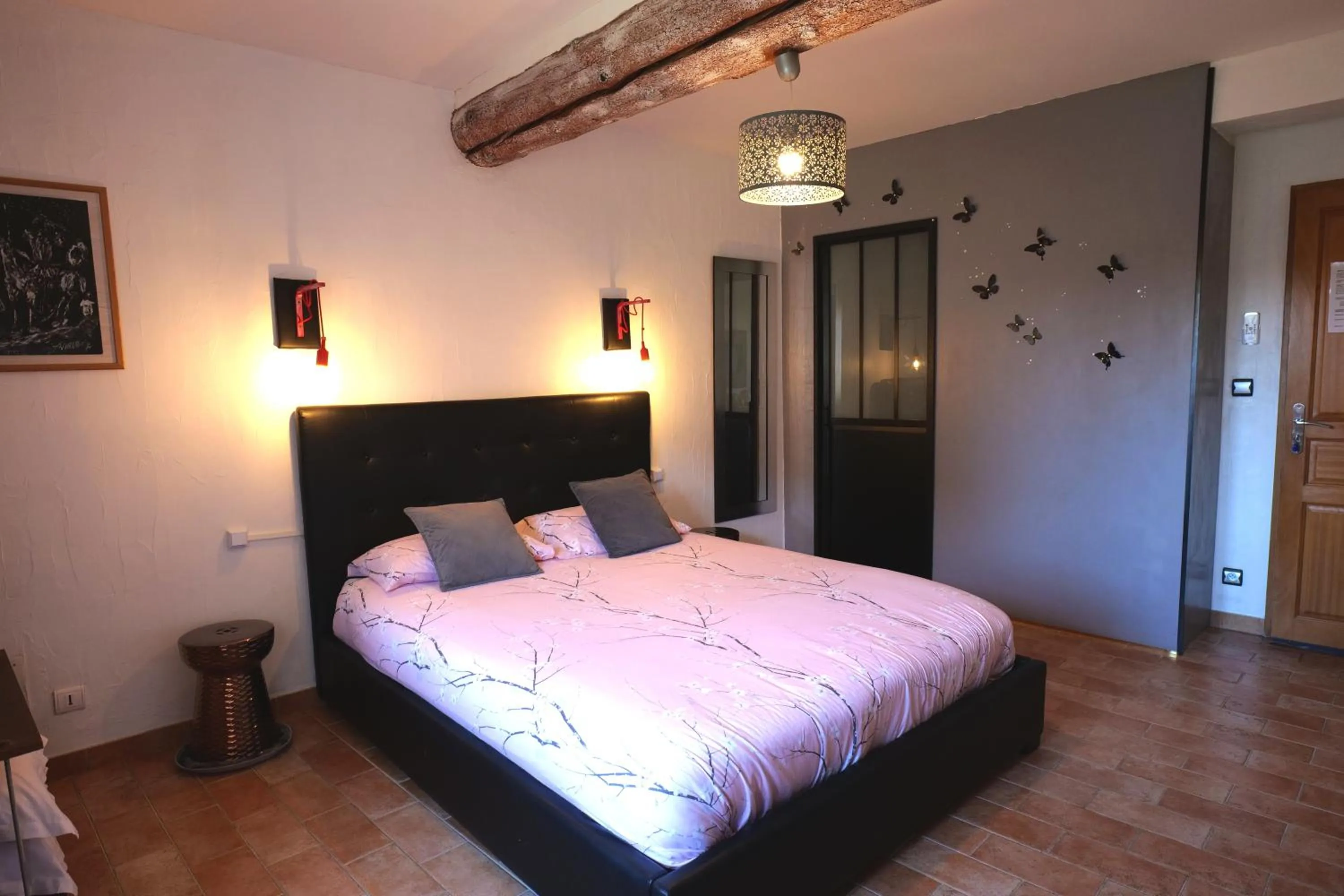 VILLA ARTEMIA Maison vigneronne - chambre d hôtes-B&B-piscine et spa