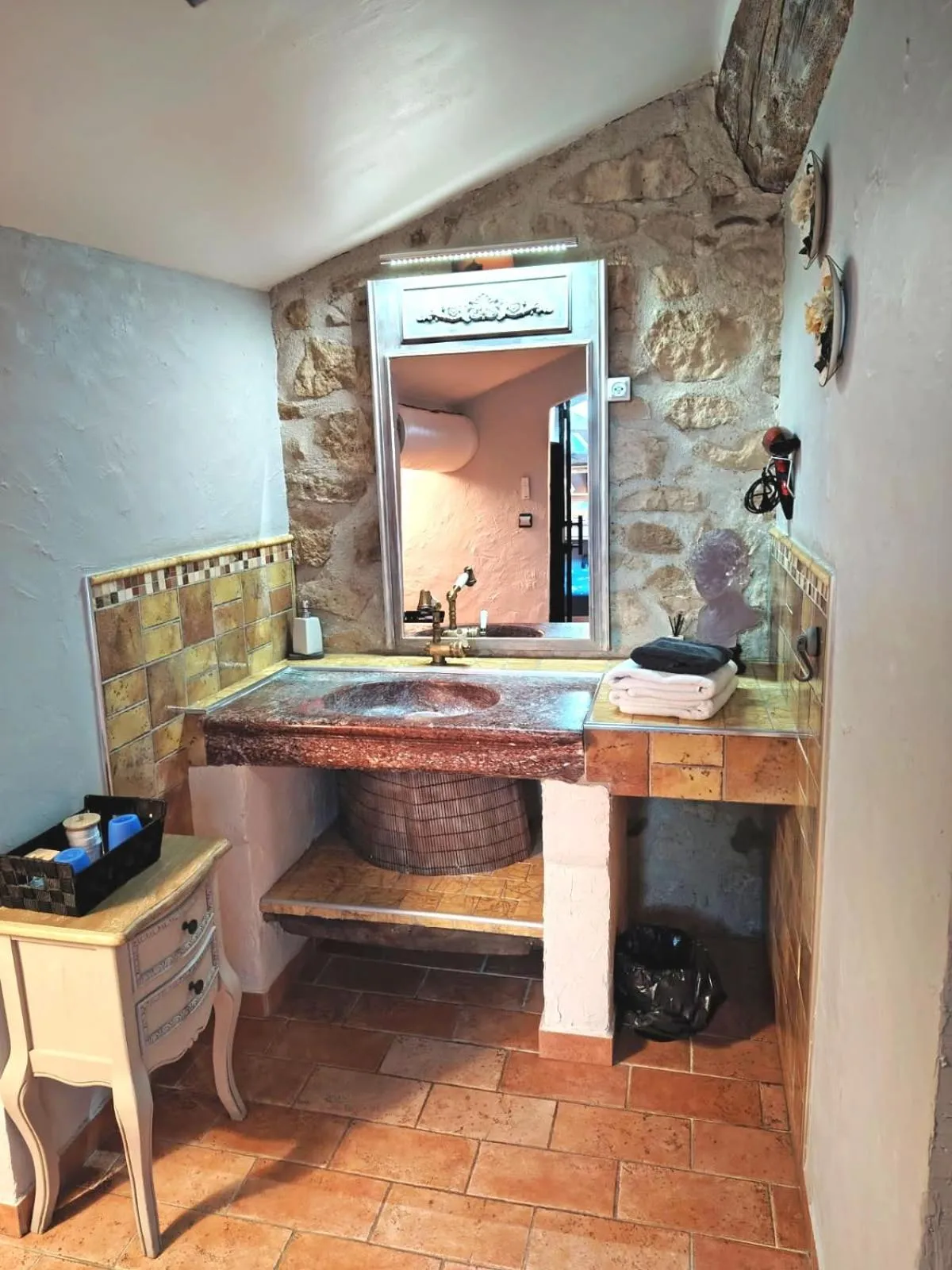 VILLA ARTEMIA Maison vigneronne - chambre d hôtes-B&B-piscine et spa