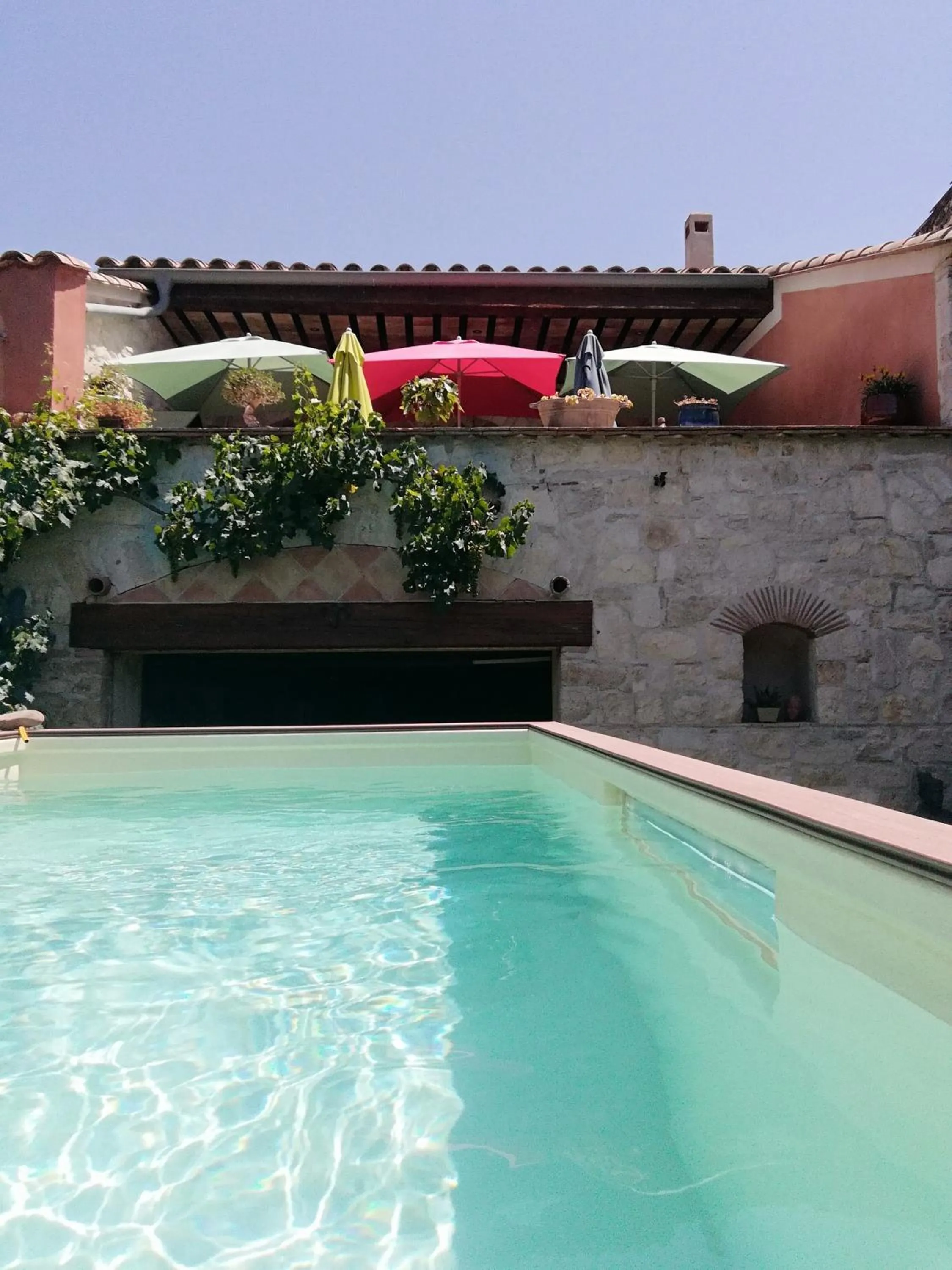 VILLA ARTEMIA Maison vigneronne - chambre d hôtes-B&B-piscine et spa