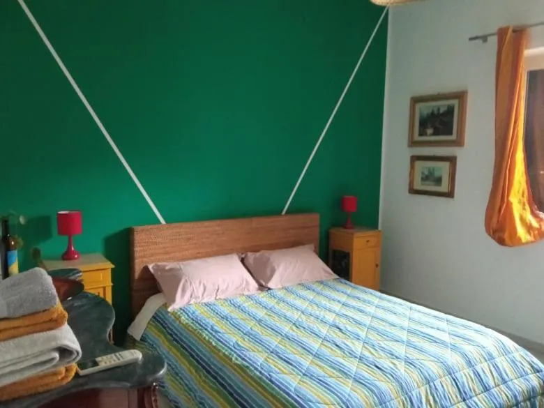 Bed in Lemontree House Bacoli