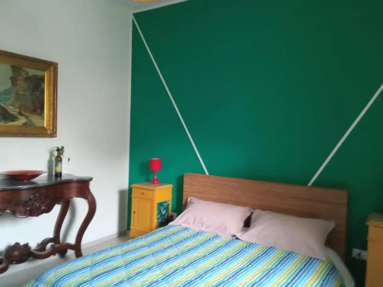 Bed in Lemontree House Bacoli