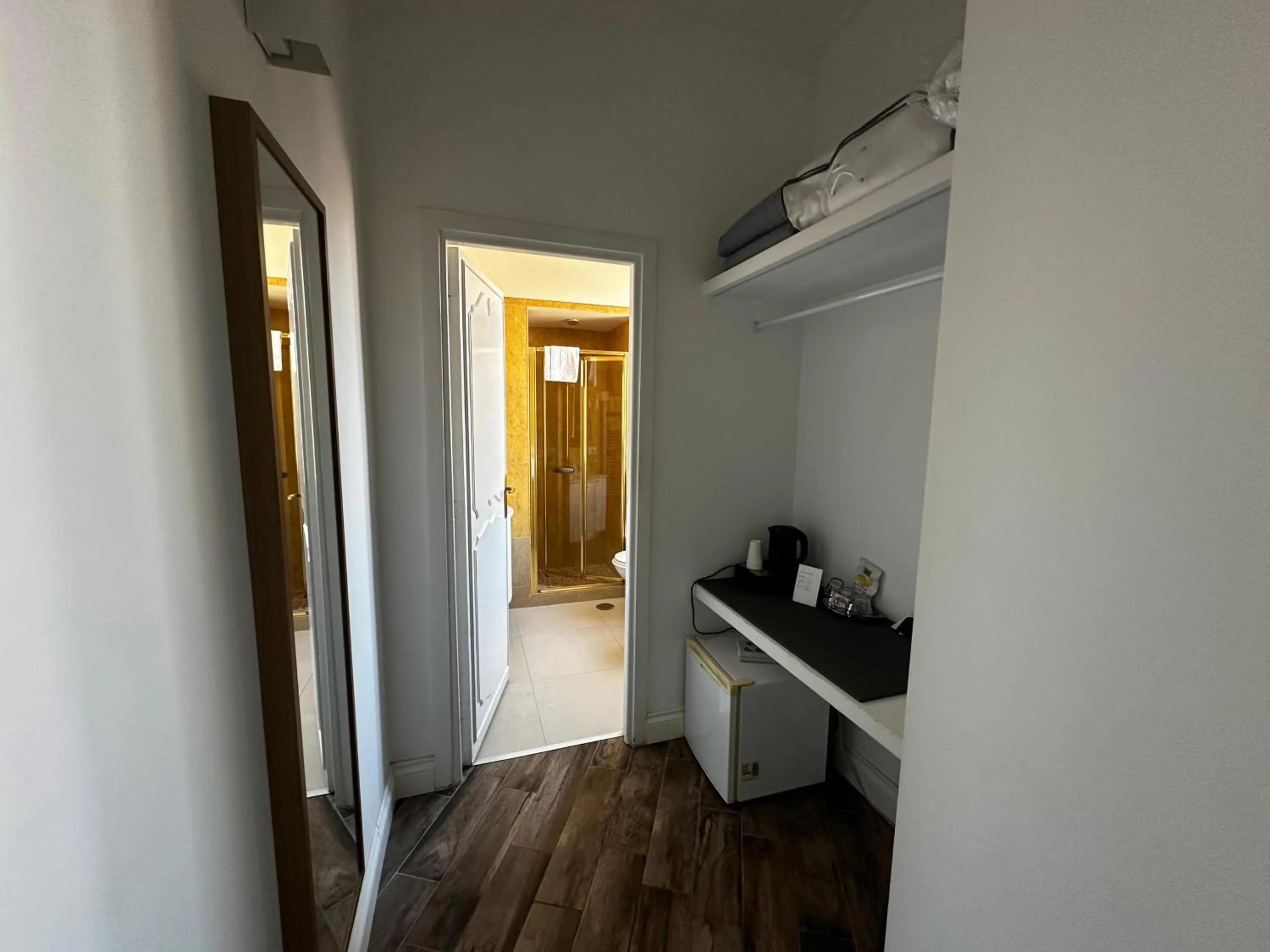 Bedroom in All Comfort Astoria Palace