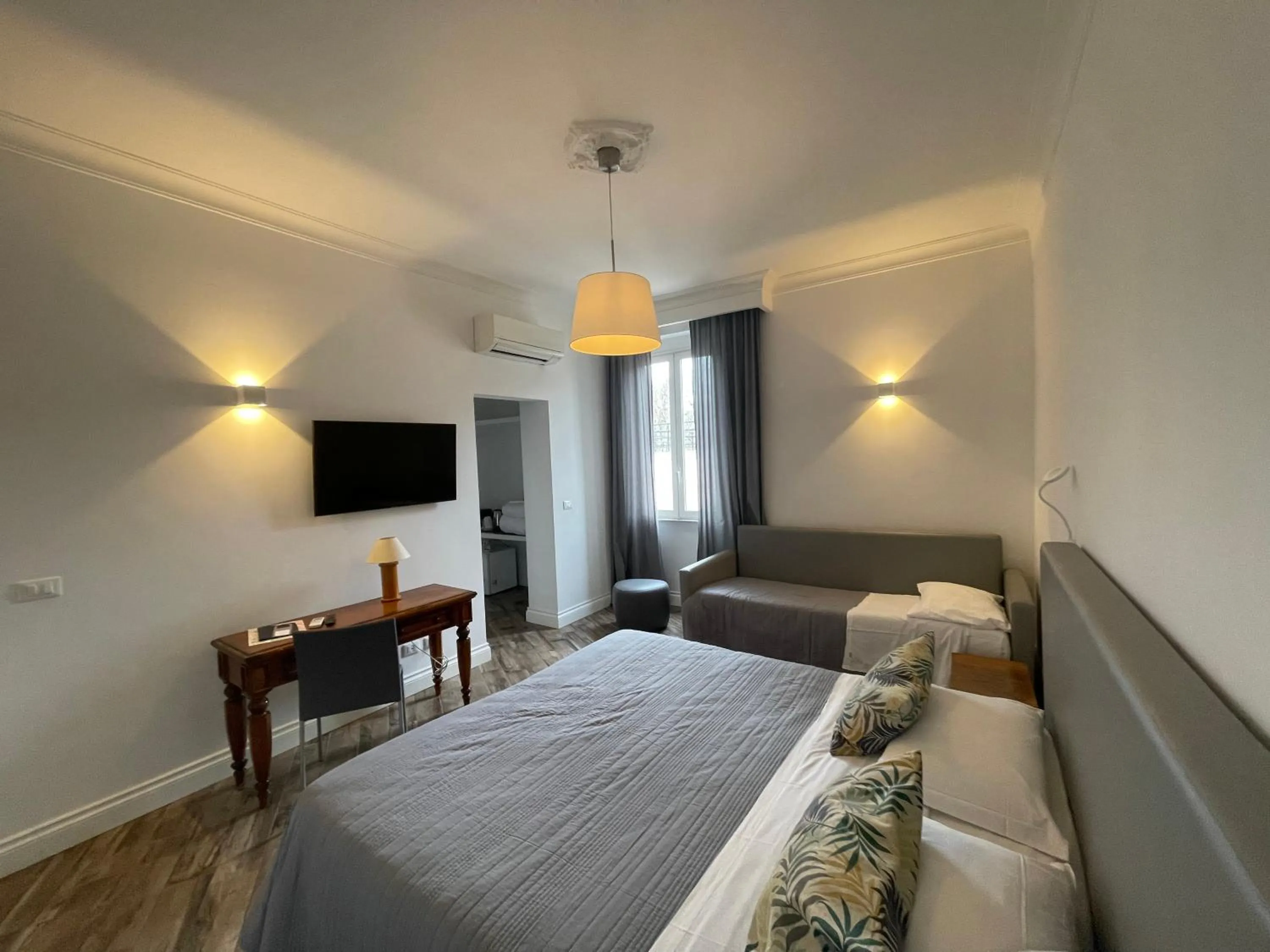 Bed in All Comfort Astoria Palace