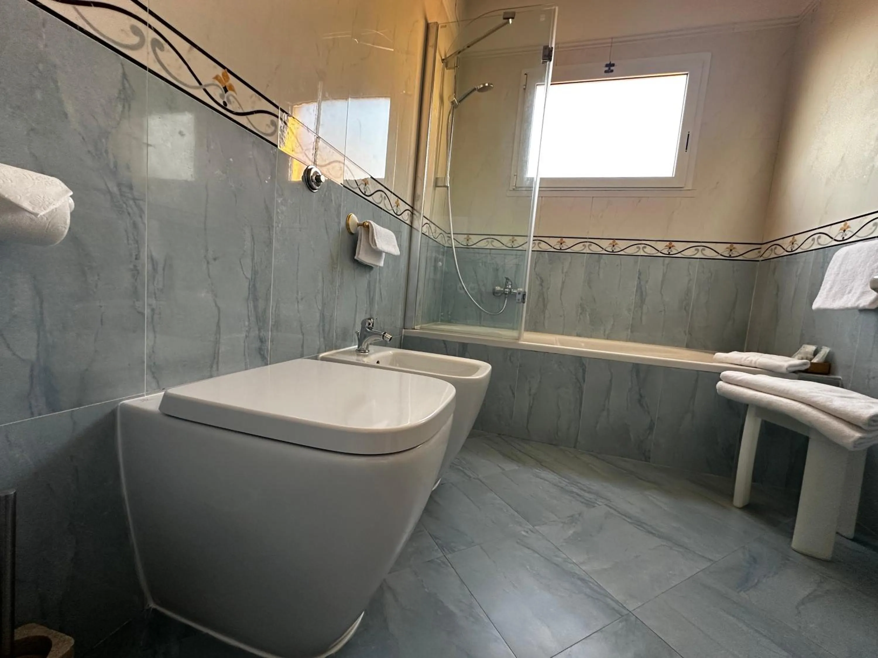 Toilet in All Comfort Astoria Palace