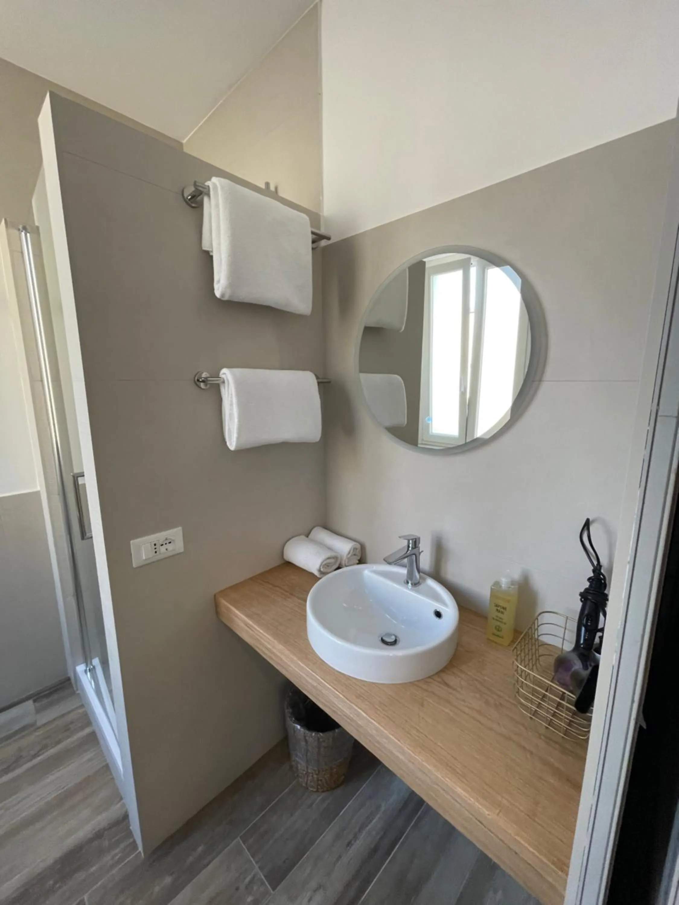 Bathroom in All Comfort Astoria Palace